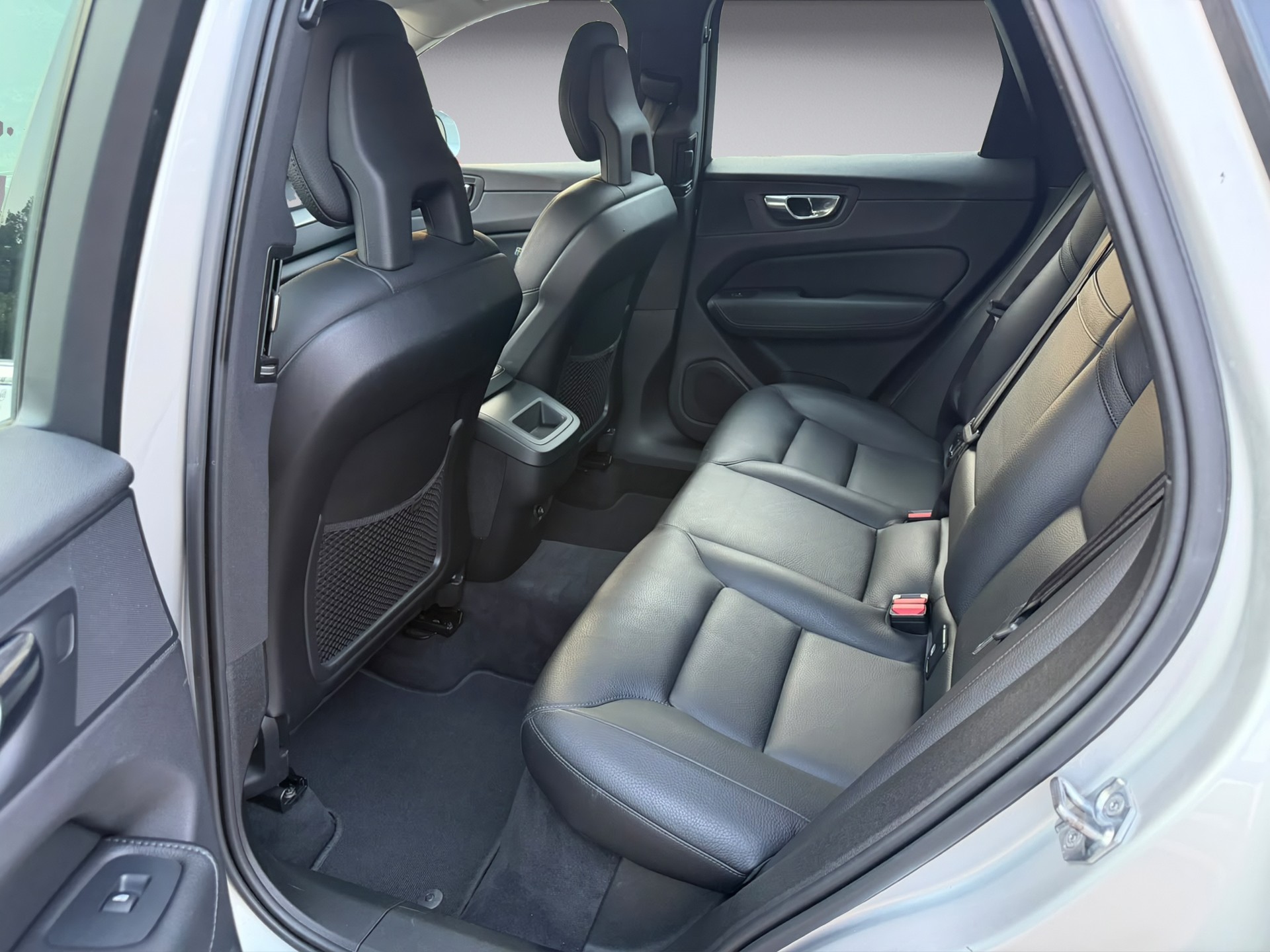 VOLVO XC60 D4 AWD Momentum Geartronic * 190PS *-image-10