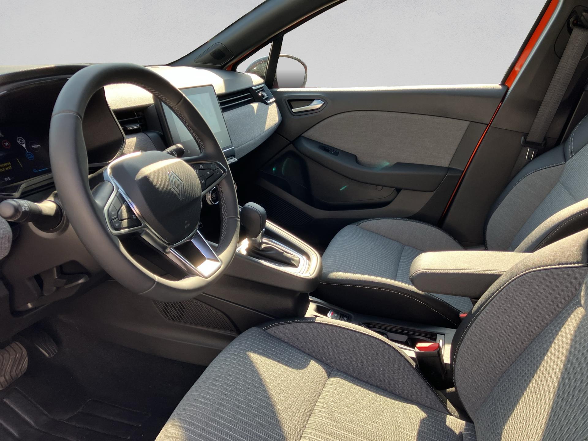 RENAULT Clio 1.6 E-Tech Techno-image-8