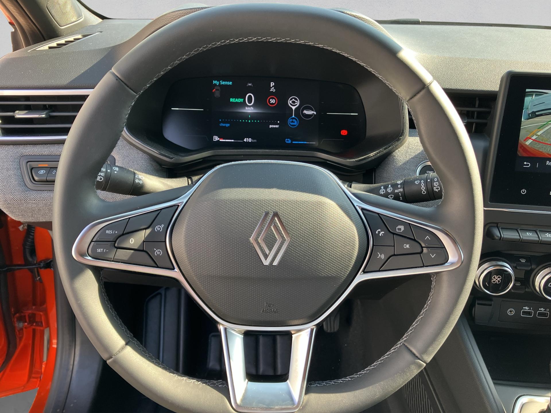 RENAULT Clio 1.6 E-Tech Techno-image-9
