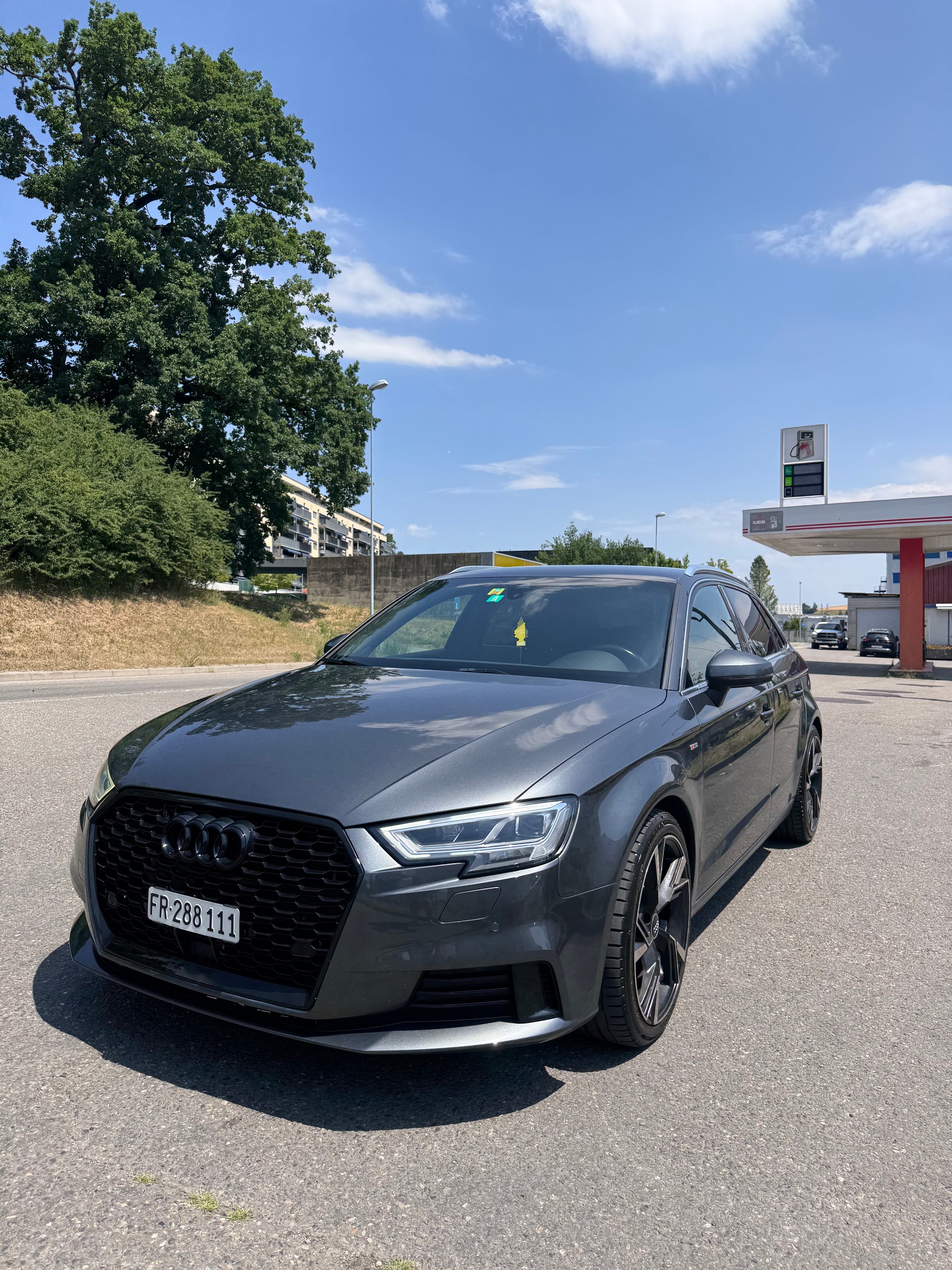 AUDI A3 Sportback 2.0 TDI Design S-tronic-image-2
