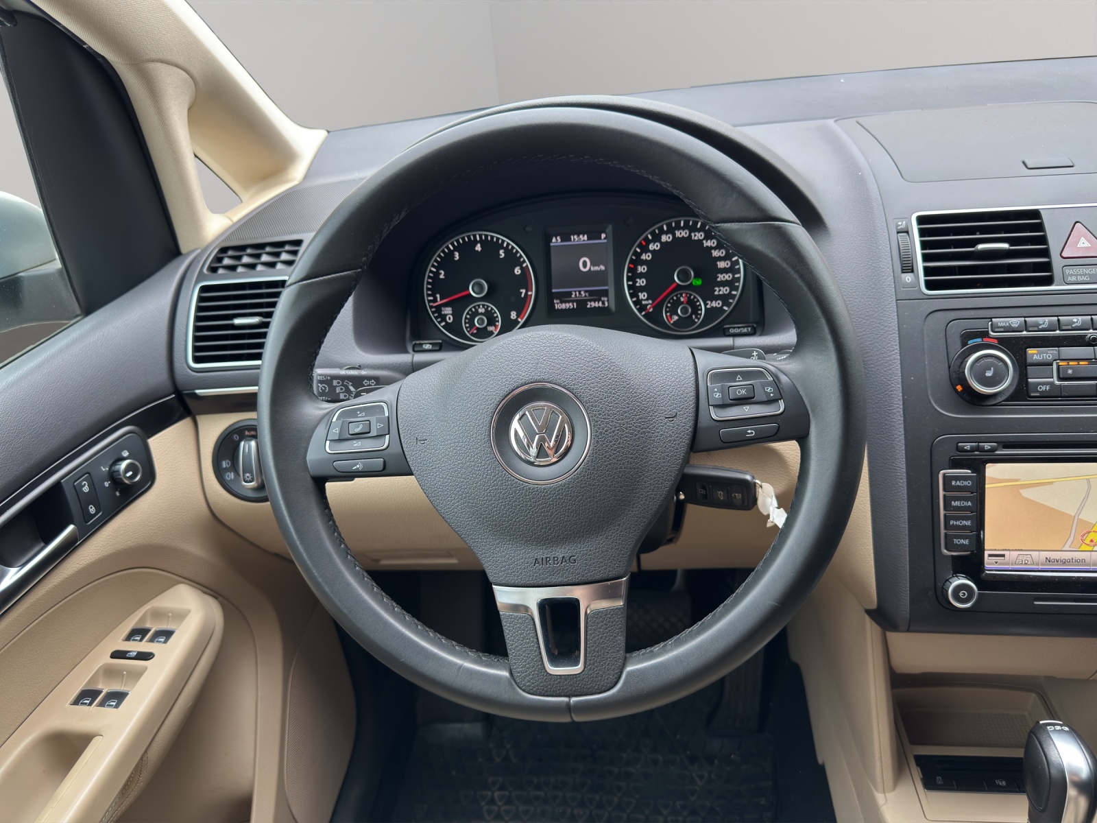 VW Touran 1.4 TSI Highline DSG-image-17