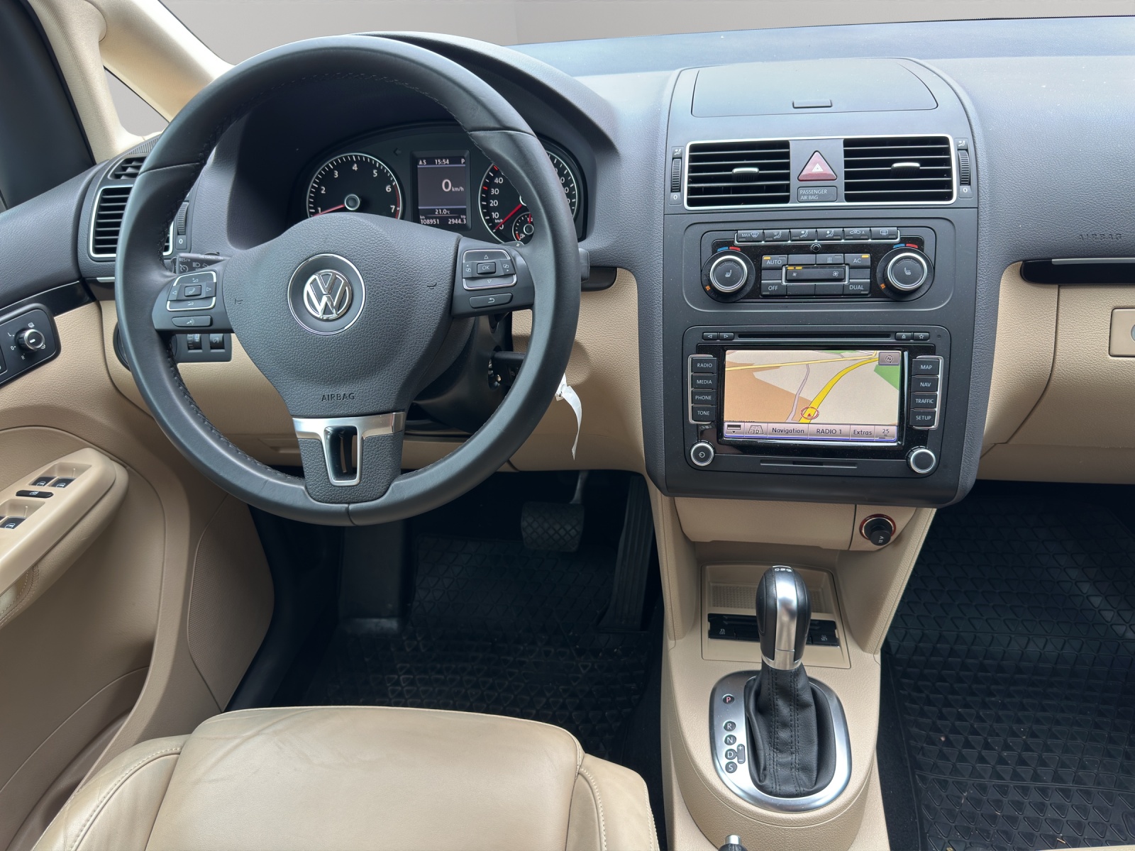 VW Touran 1.4 TSI Highline DSG-image-10