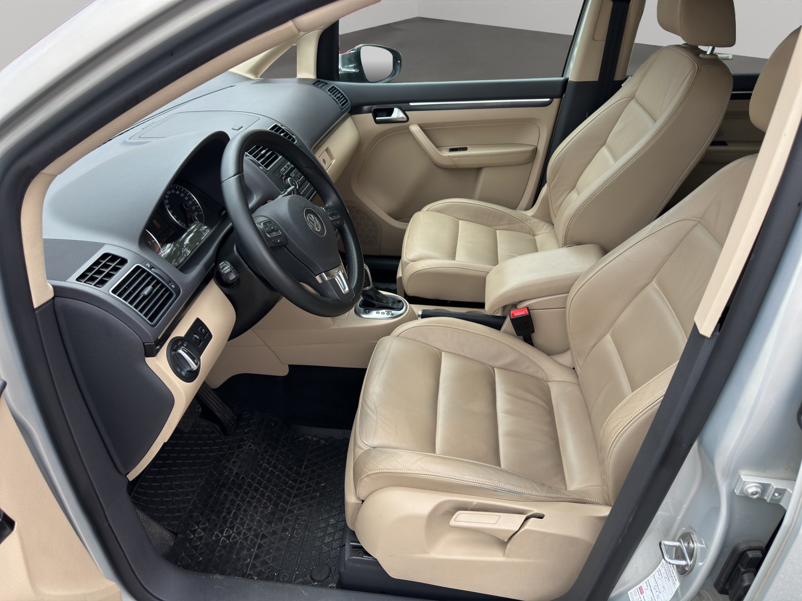 VW Touran 1.4 TSI Highline DSG-image-9