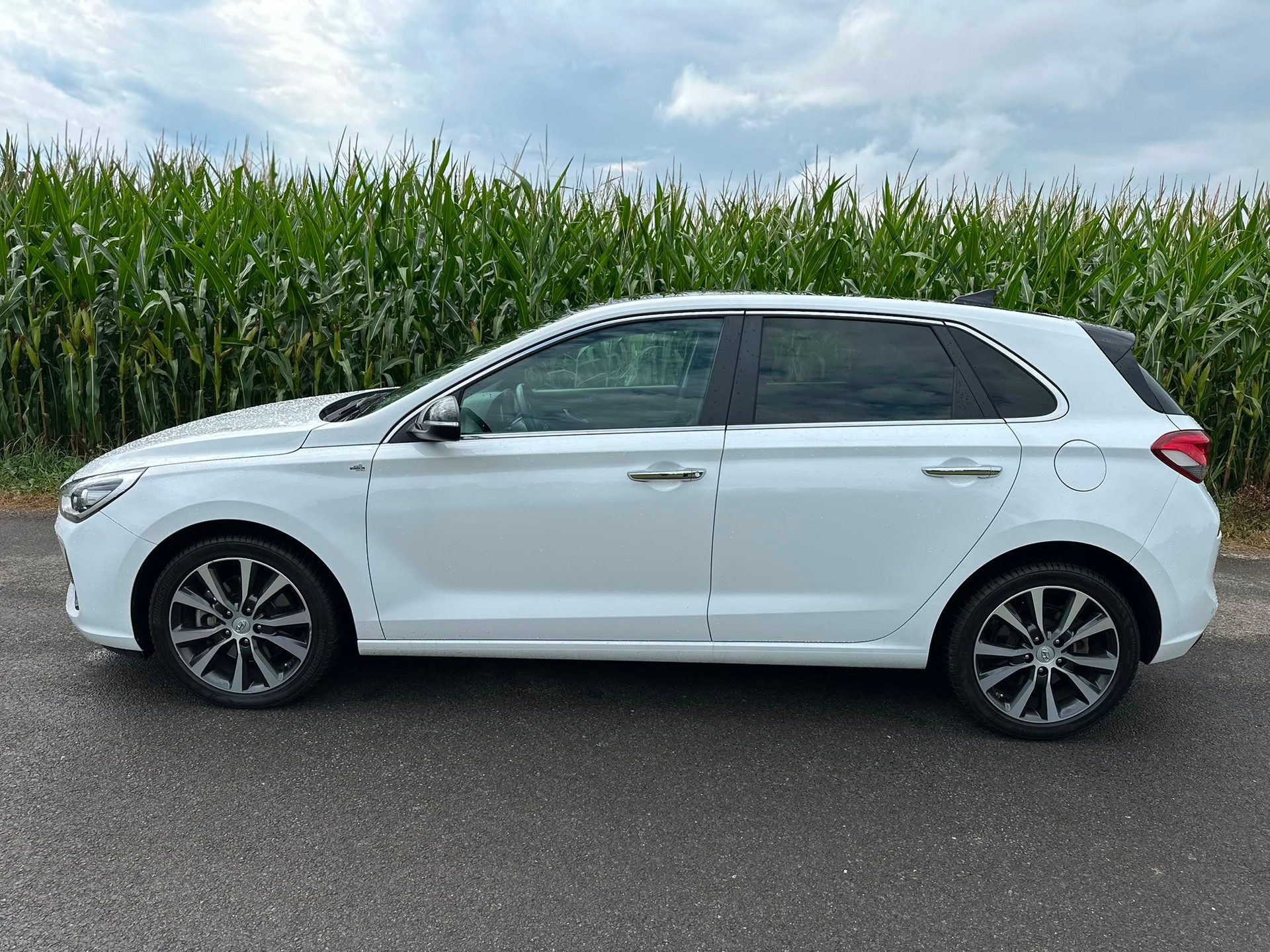 HYUNDAI i30 1.6 CRDi Launch Plus-image-7
