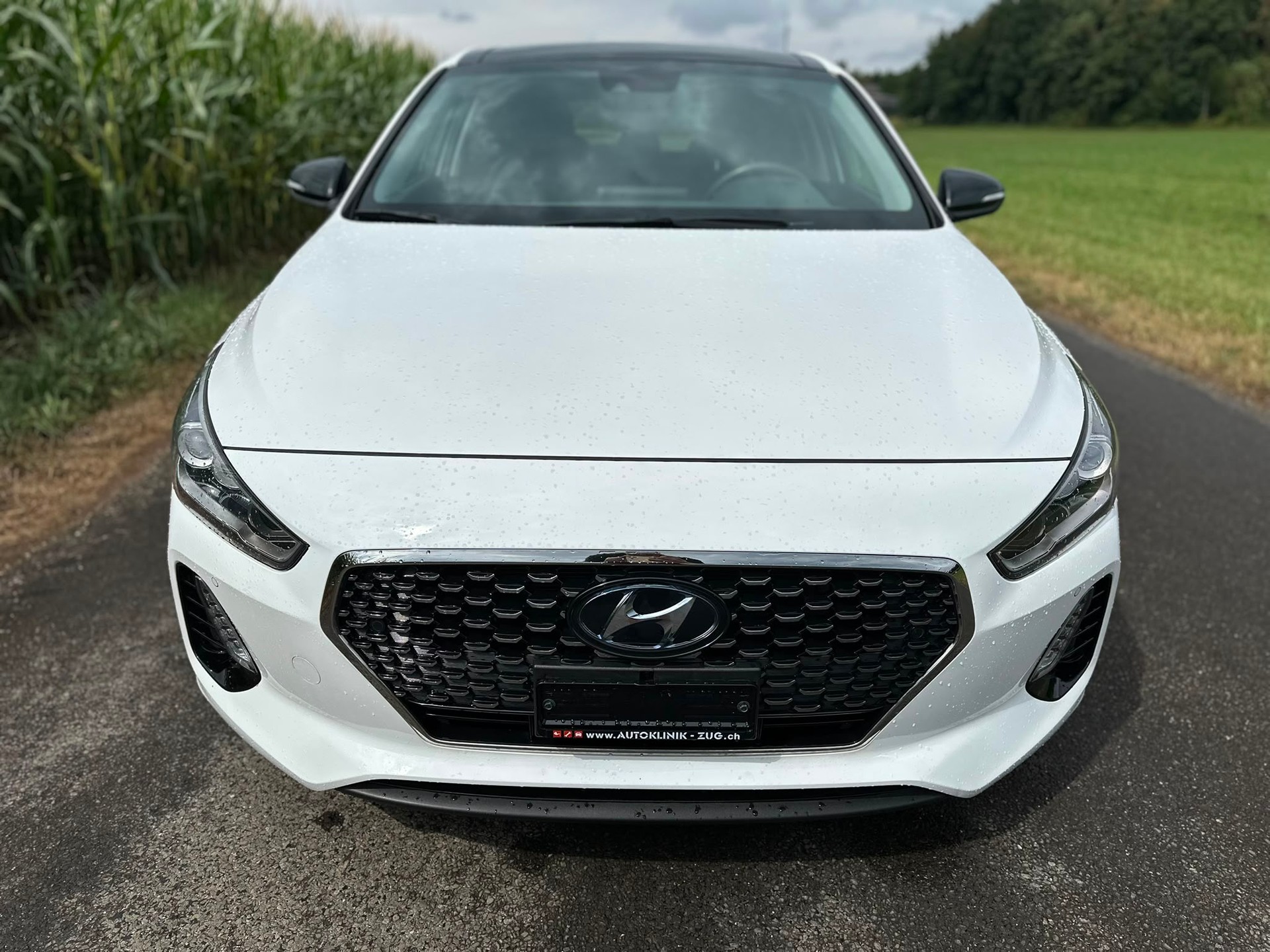 HYUNDAI i30 1.6 CRDi Launch Plus-showroom-element-1