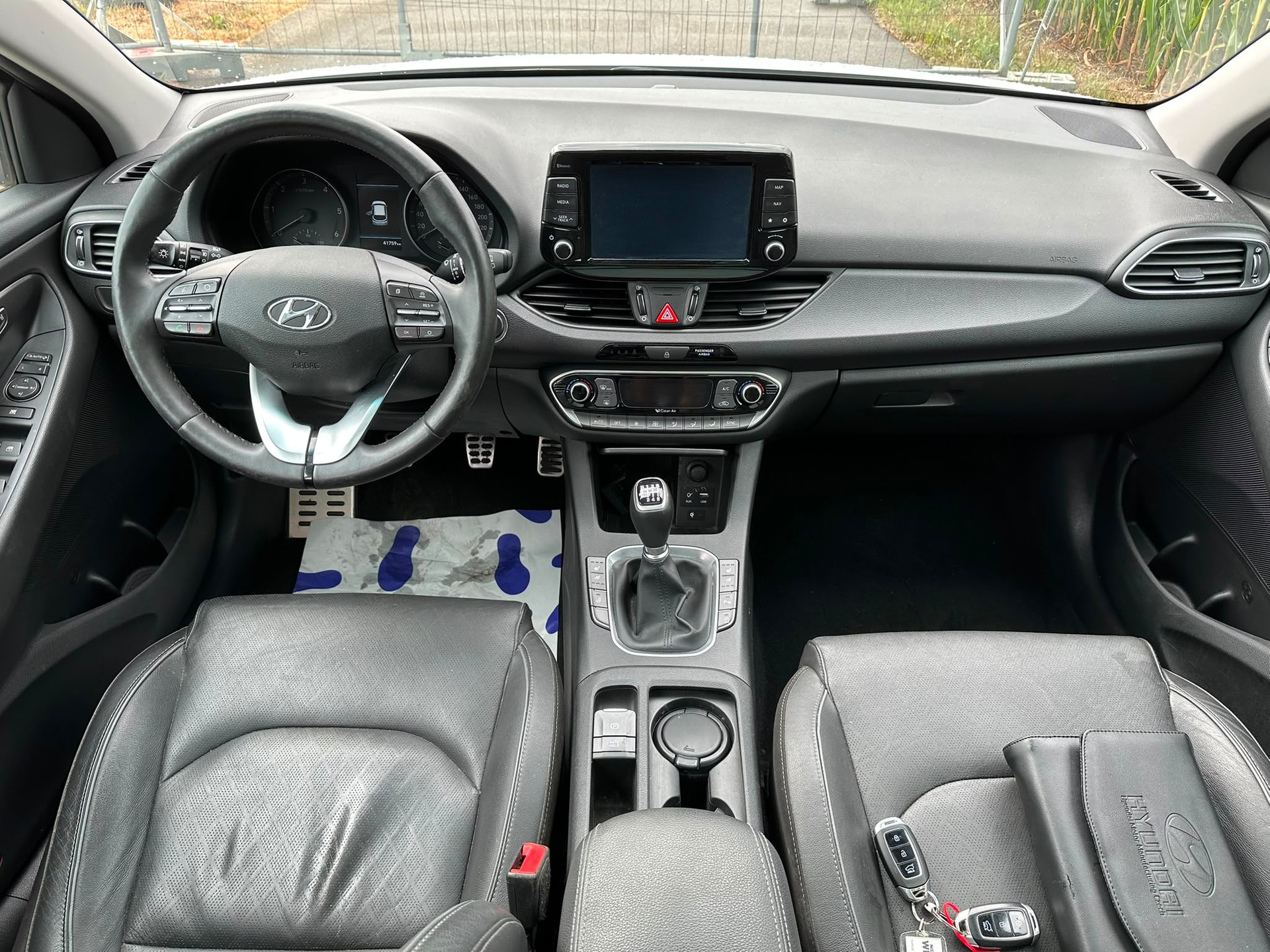 HYUNDAI i30 1.6 CRDi Launch Plus-image-8