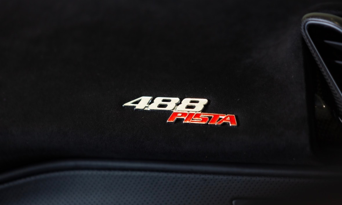 FERRARI 488 Pista 3.9 V8-image-27