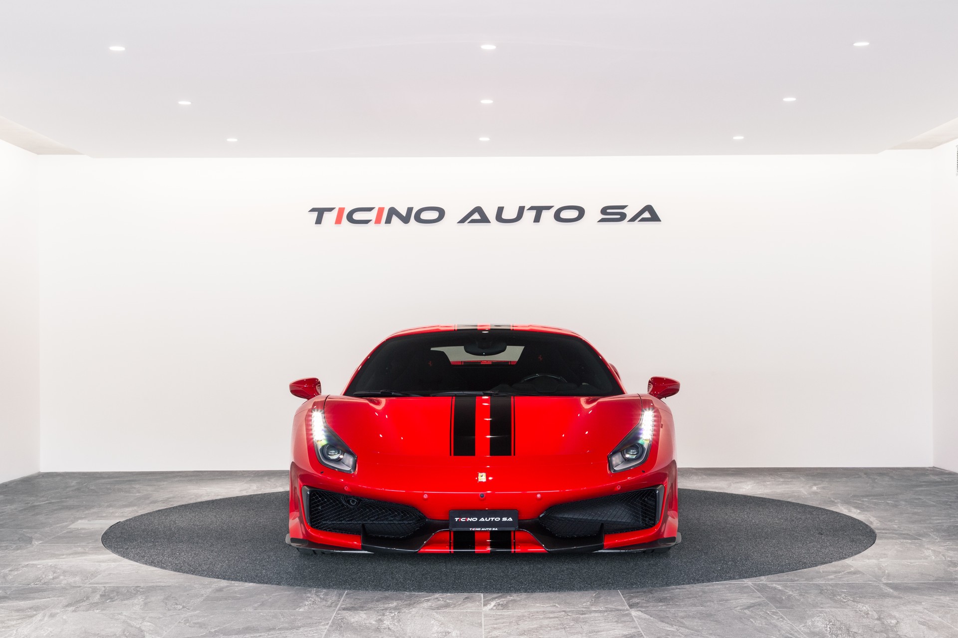 FERRARI 488 Pista 3.9 V8-image-1