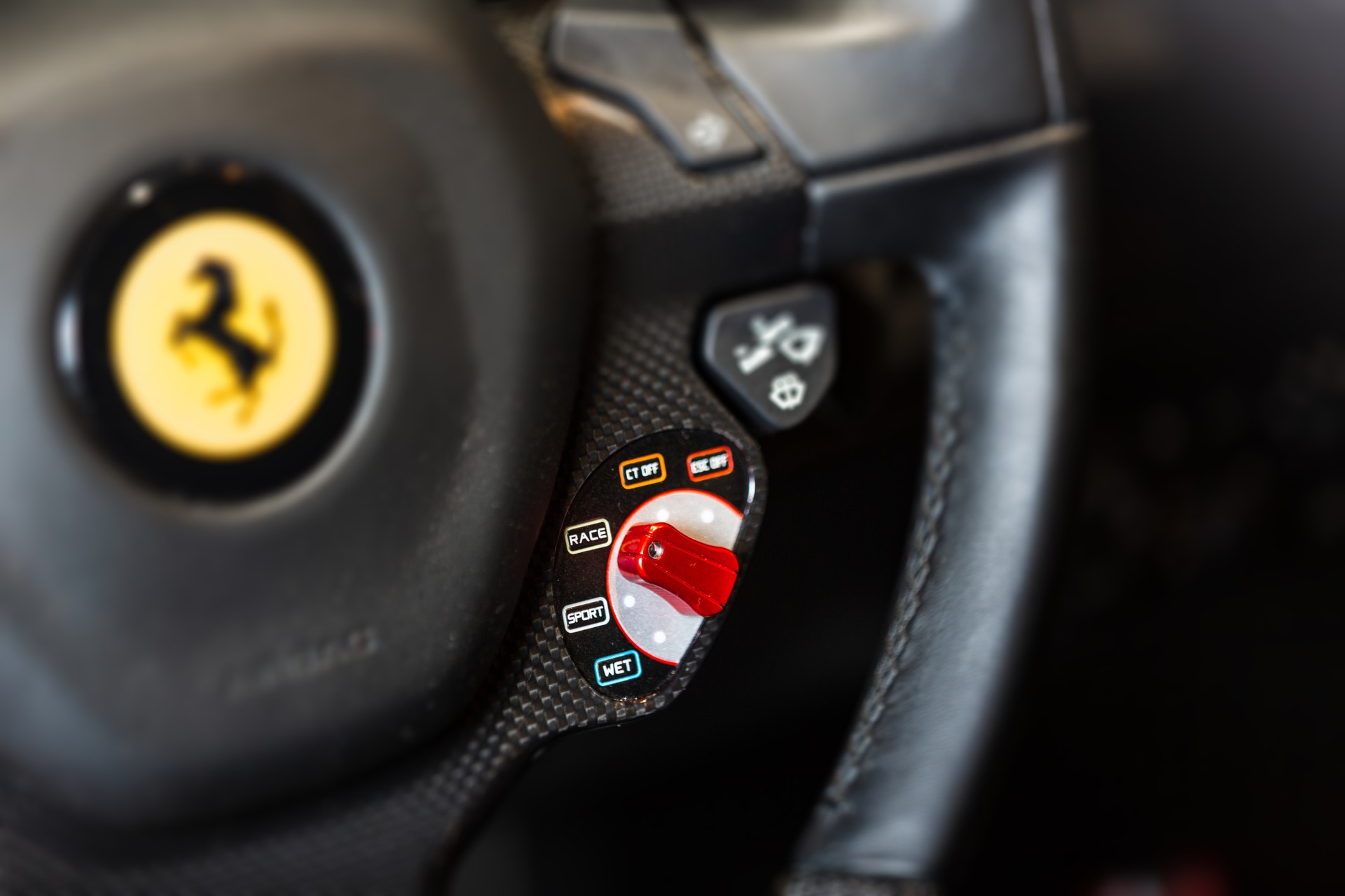 FERRARI 488 Pista 3.9 V8-image-16