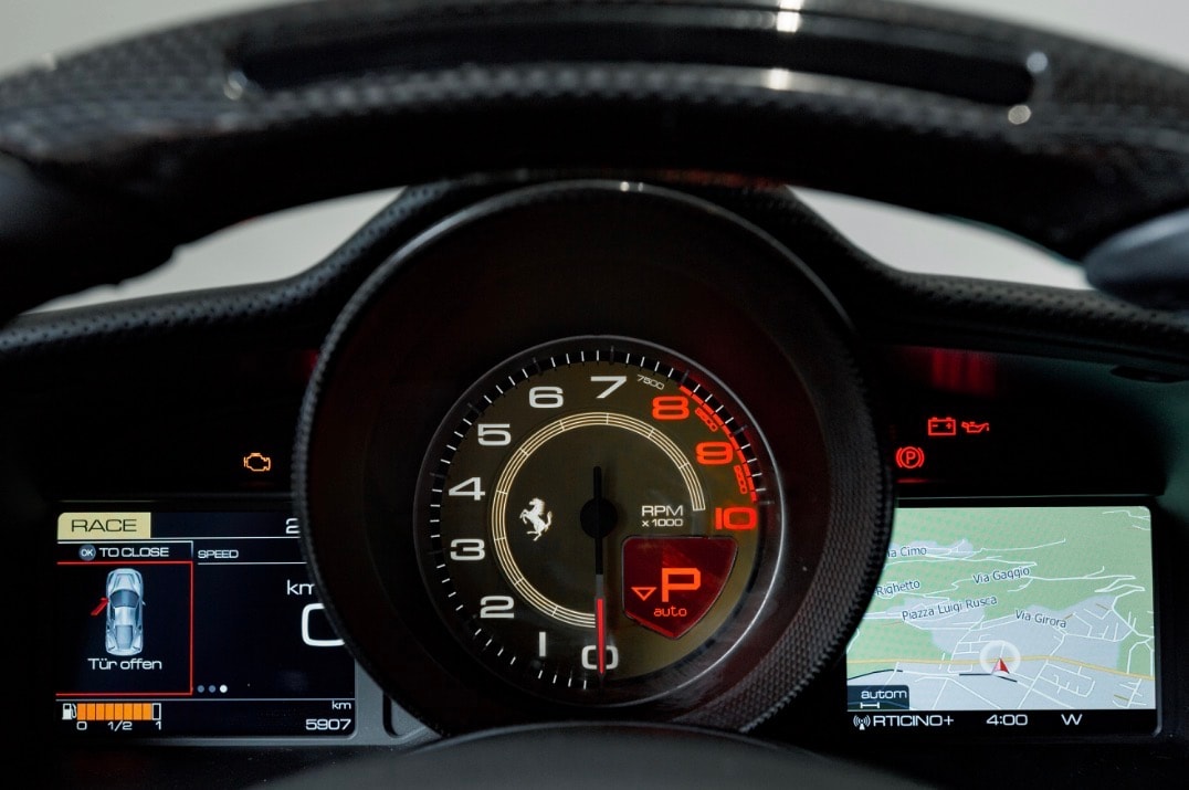 FERRARI 488 Pista 3.9 V8-image-17