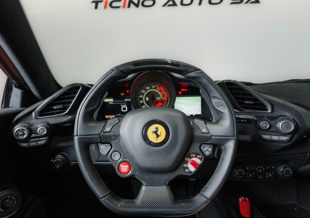 FERRARI 488 Pista 3.9 V8-image-12