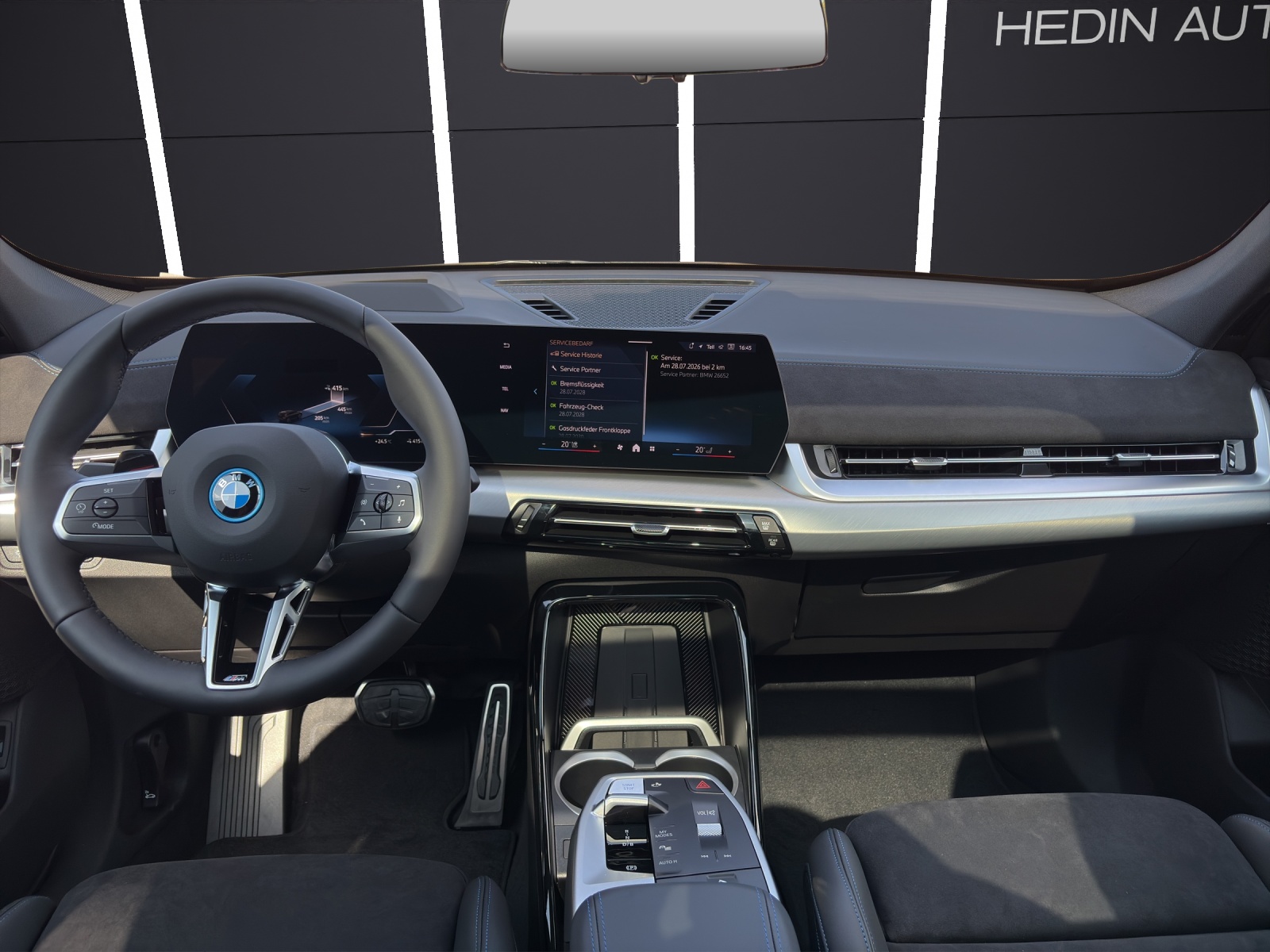 BMW iX1 xDrive30-image-15