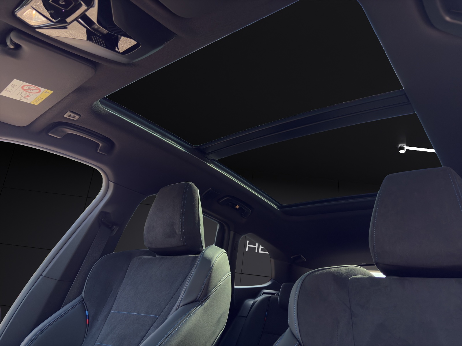 BMW iX1 xDrive30-image-12