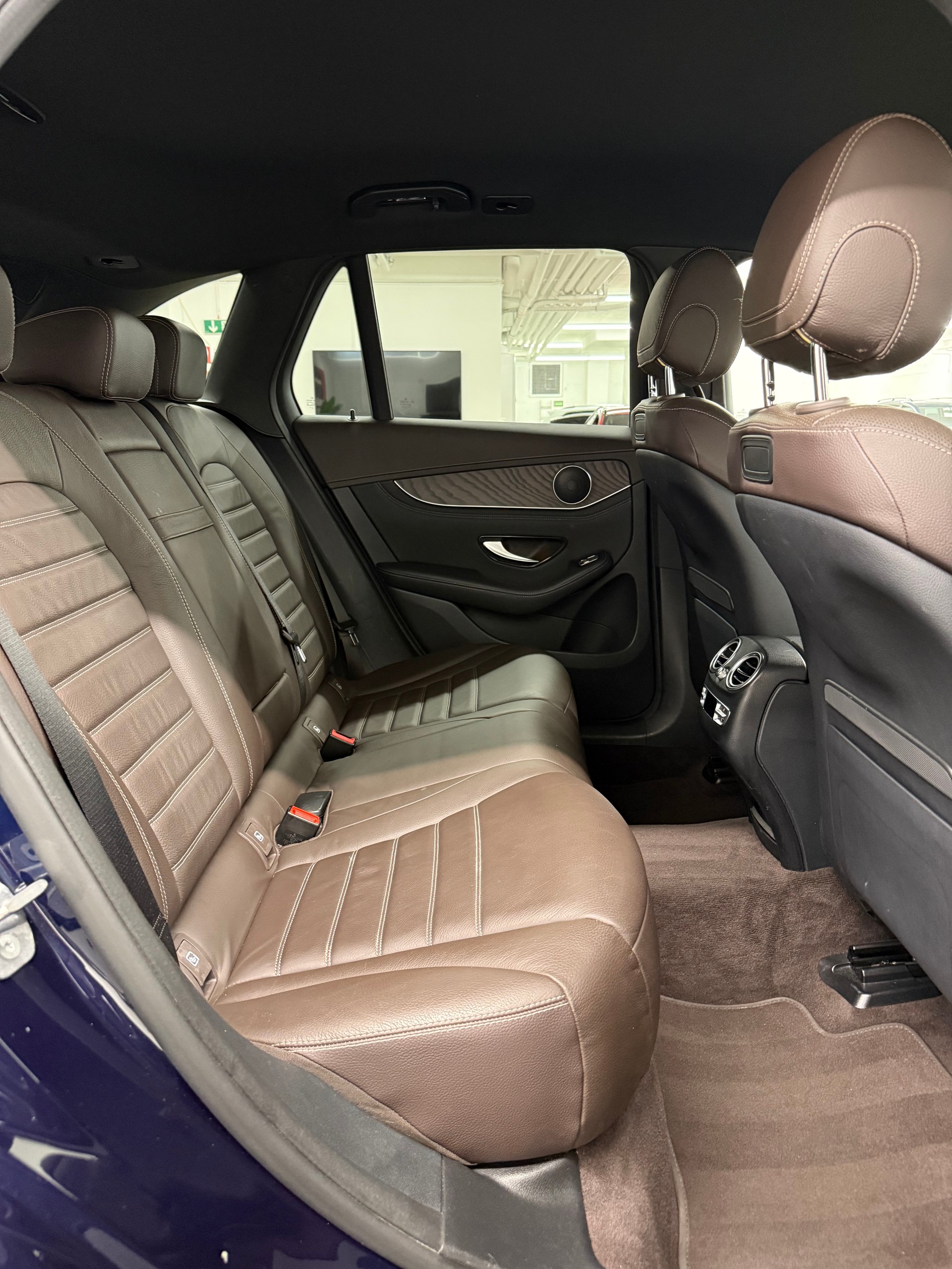 MERCEDES-BENZ GLC 300 4Matic AMG Line 9G-Tronic-image-22
