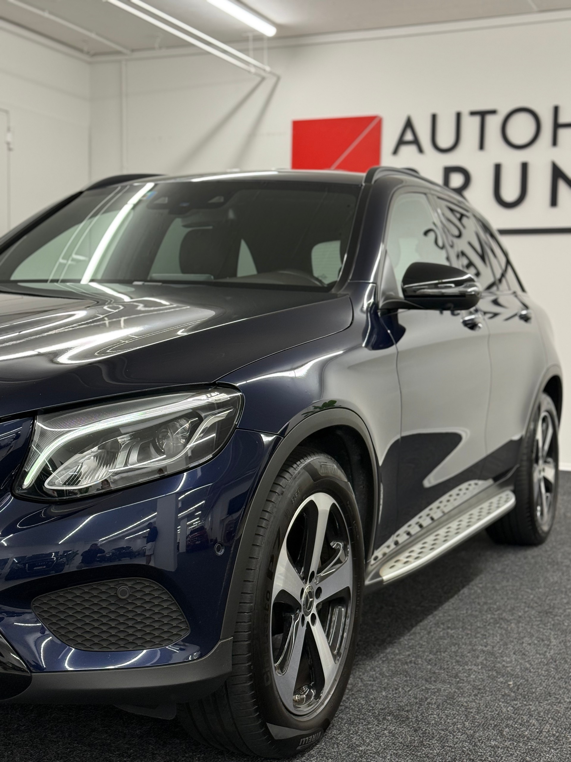 MERCEDES-BENZ GLC 300 4Matic AMG Line 9G-Tronic-image-8