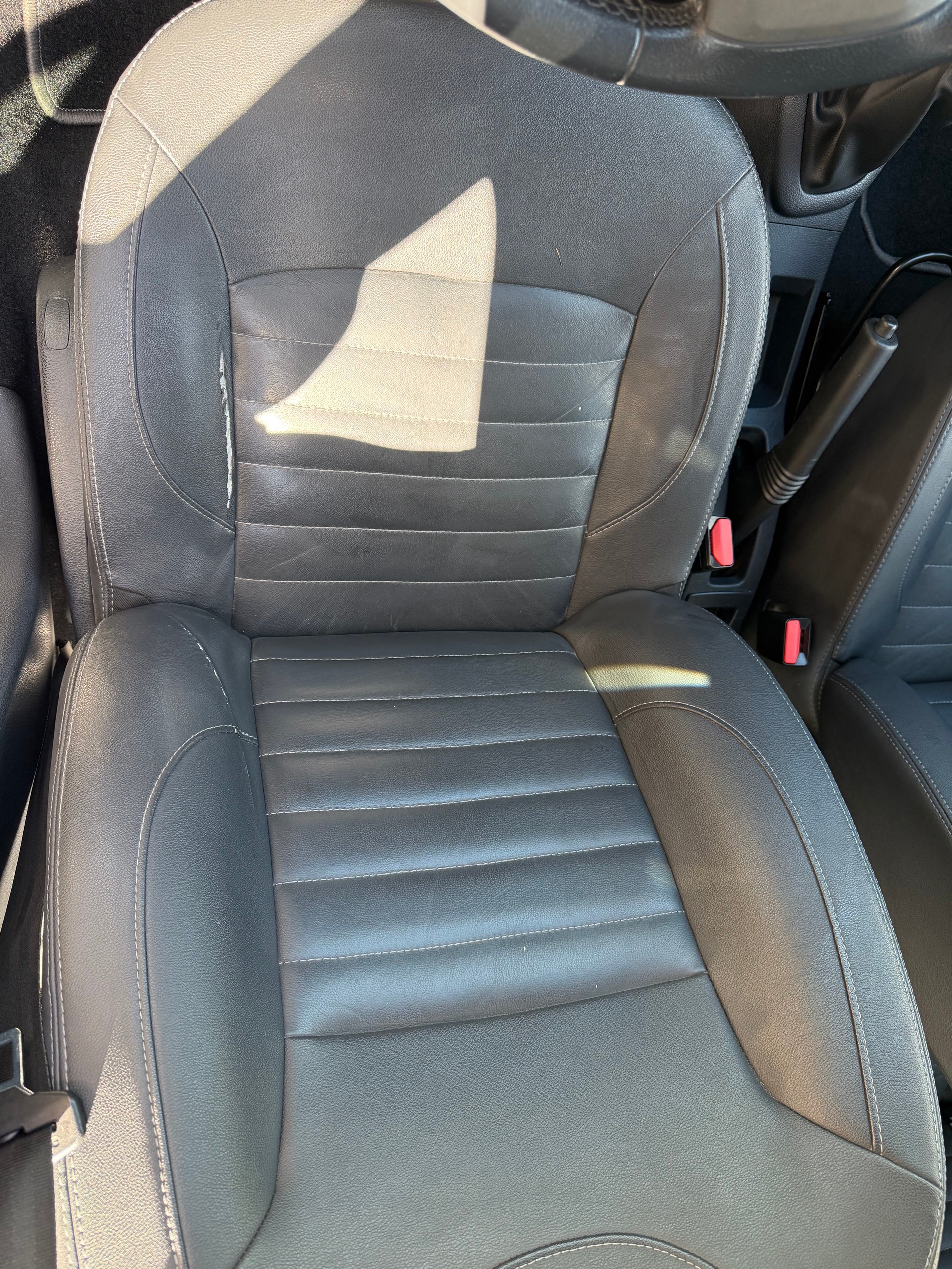DACIA 1.5 dCi Lauréate S/S-image-9