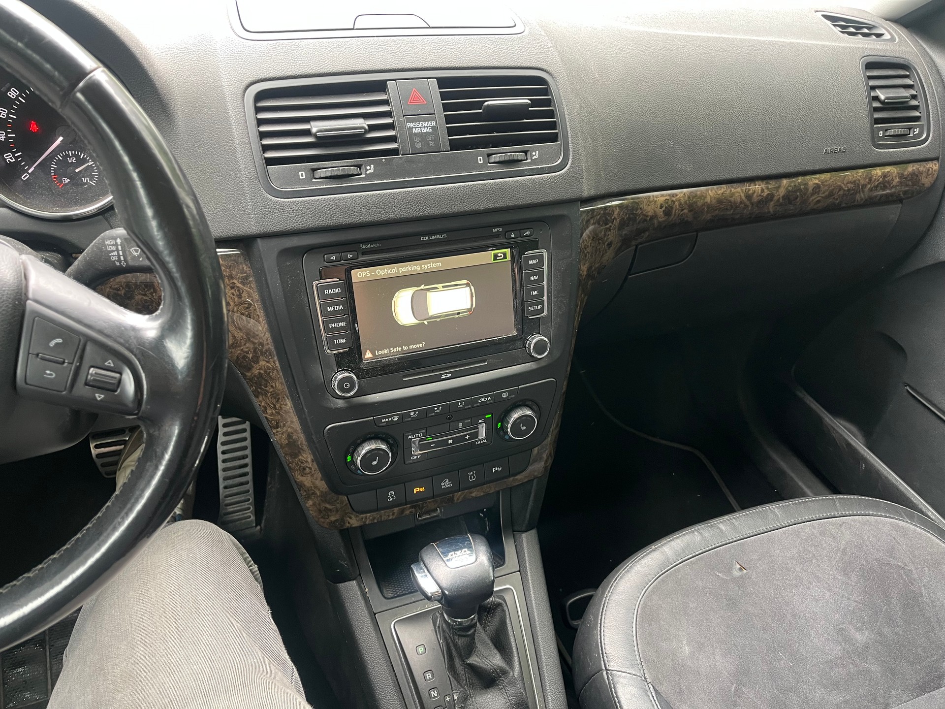SKODA Yeti 2.0 TDI Clever 4x4 DSG-image-6