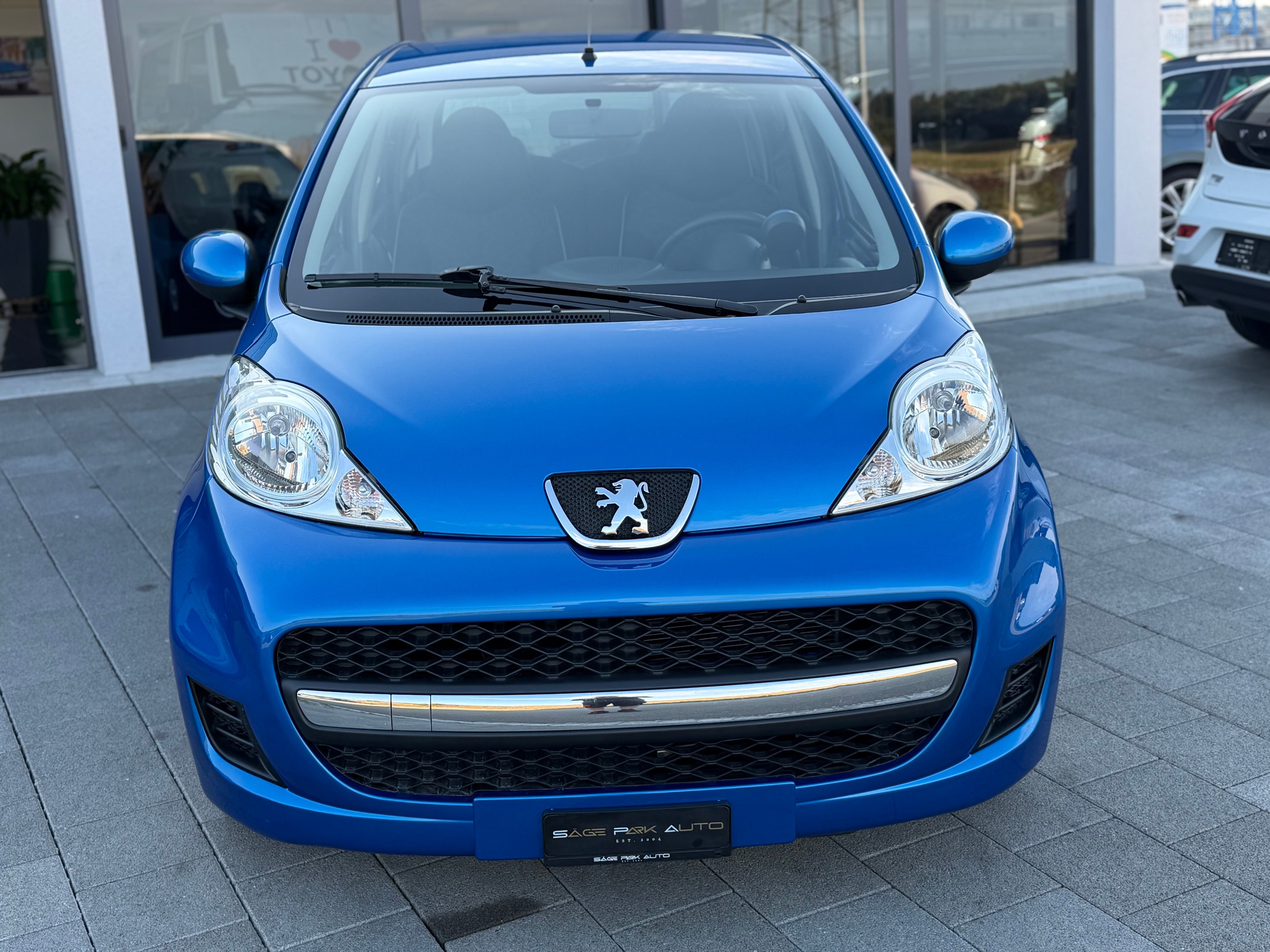 Car photo