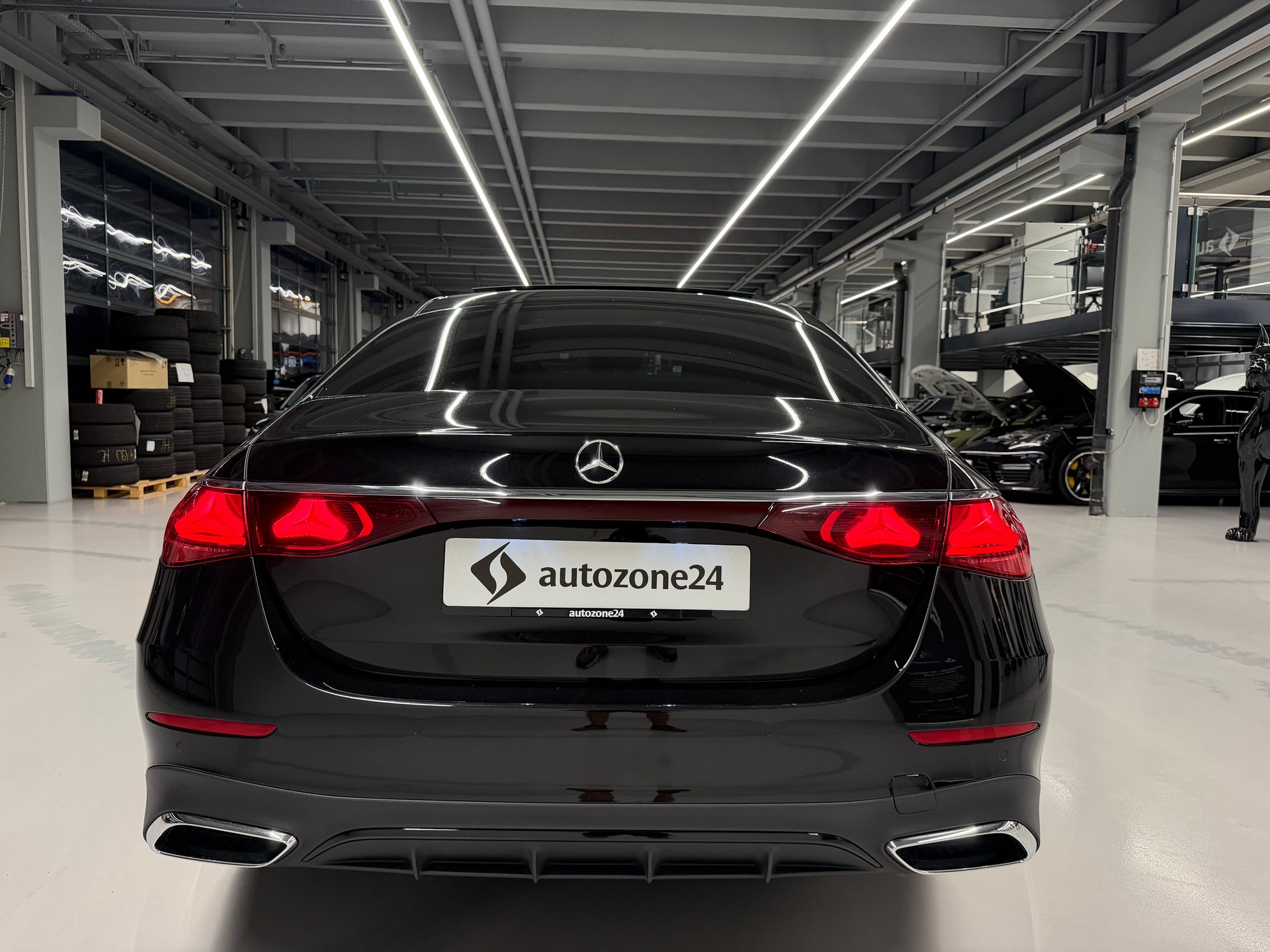MERCEDES-BENZ E 220 d AMG Line 4matic *CH-Auto*Gratis Service*Werksgarantie MSI bis 18.12.2028*NP CHF 105'424*-image-11