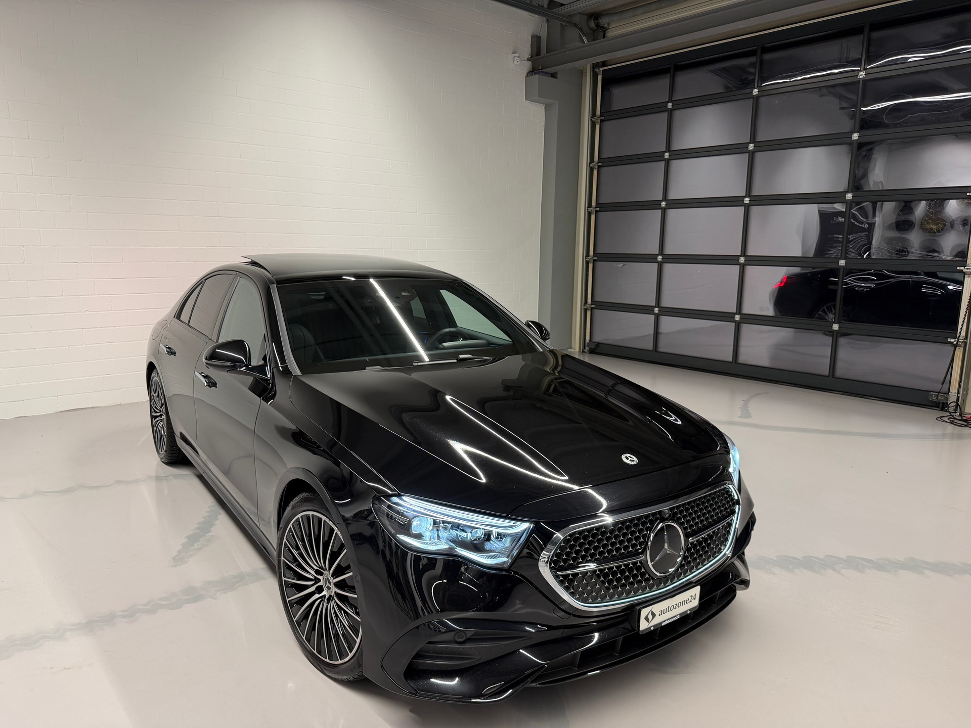 MERCEDES-BENZ E 220 d AMG Line 4matic *CH-Auto*Gratis Service*Werksgarantie MSI bis 18.12.2028*NP CHF 105'424*-image-8