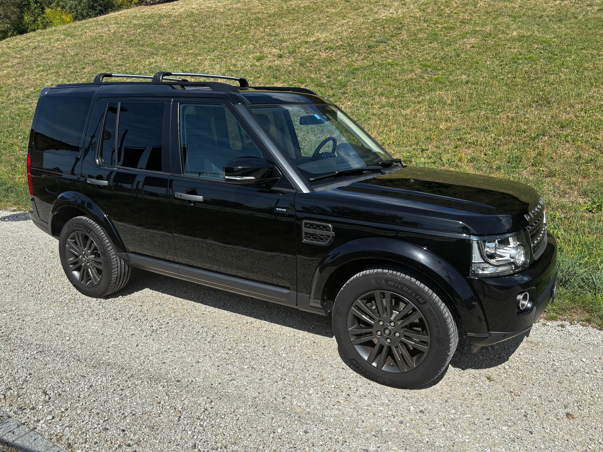 LAND ROVER SDV6-image-1