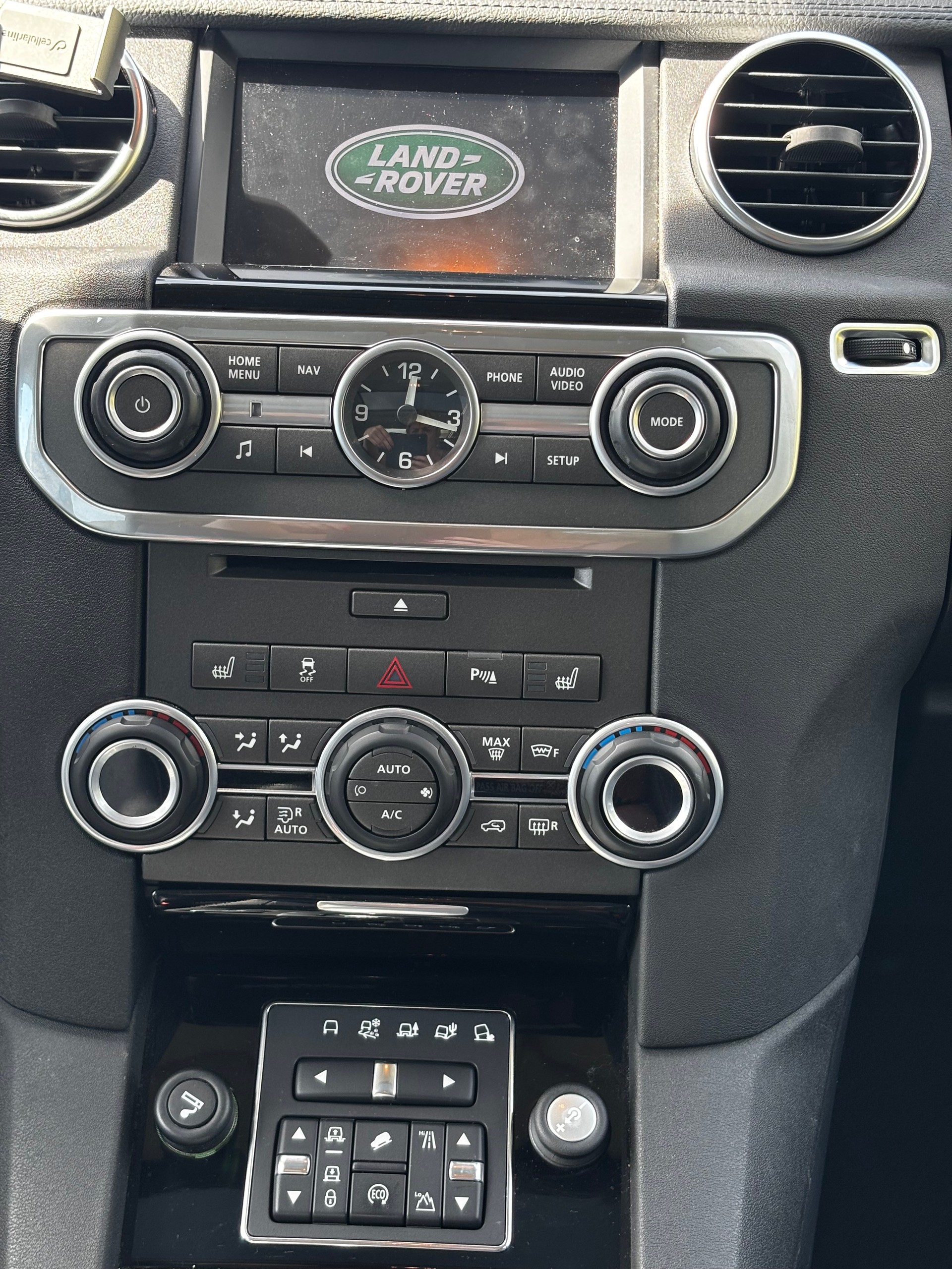 LAND ROVER SDV6-image-10
