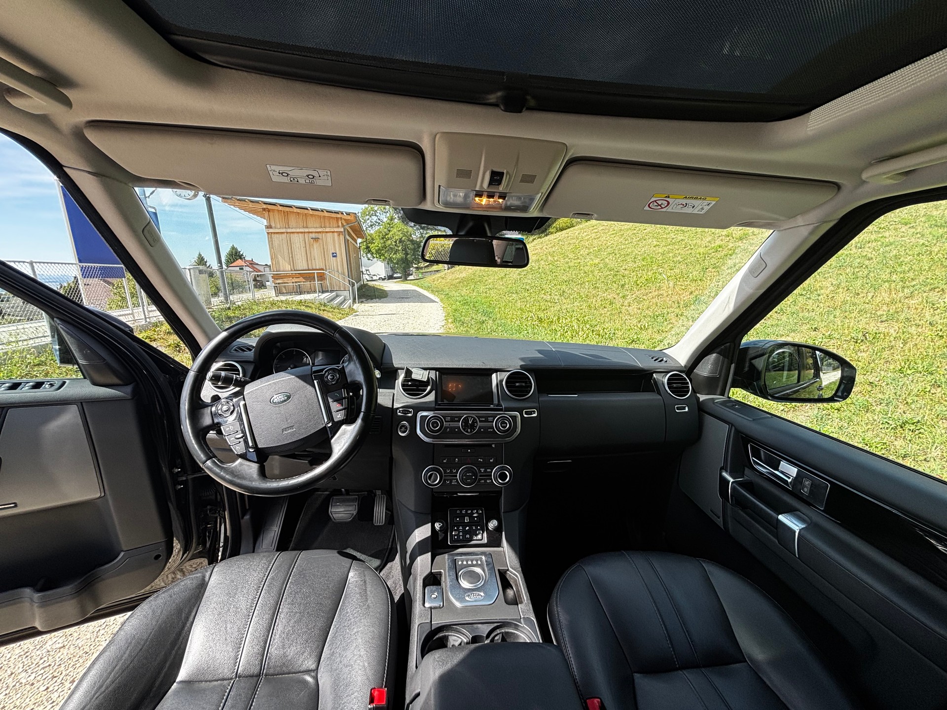 LAND ROVER SDV6-image-6
