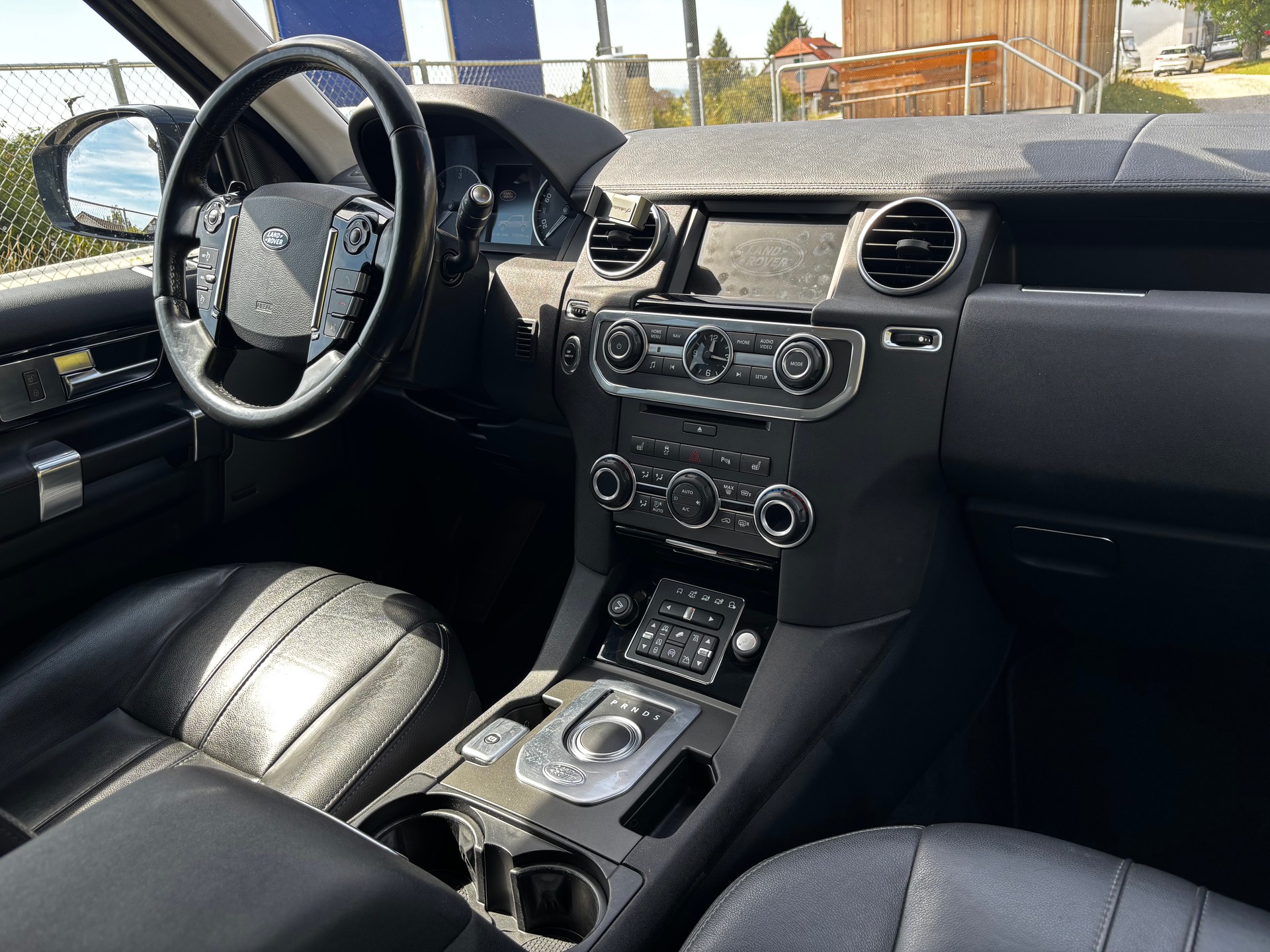 LAND ROVER SDV6-image-8