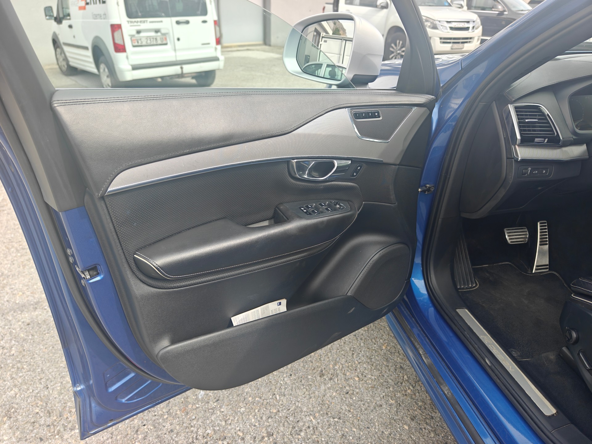 VOLVO 2.0 T8 TE R-Design 7P. AWD-image-3