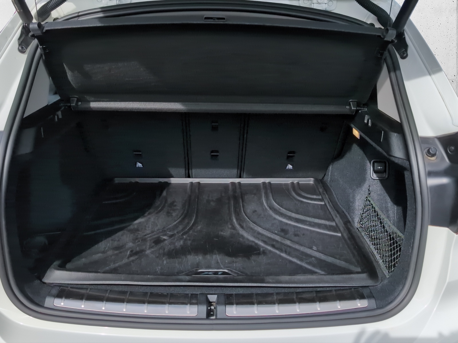BMW X1 xDrive 18d Sport Line-image-15