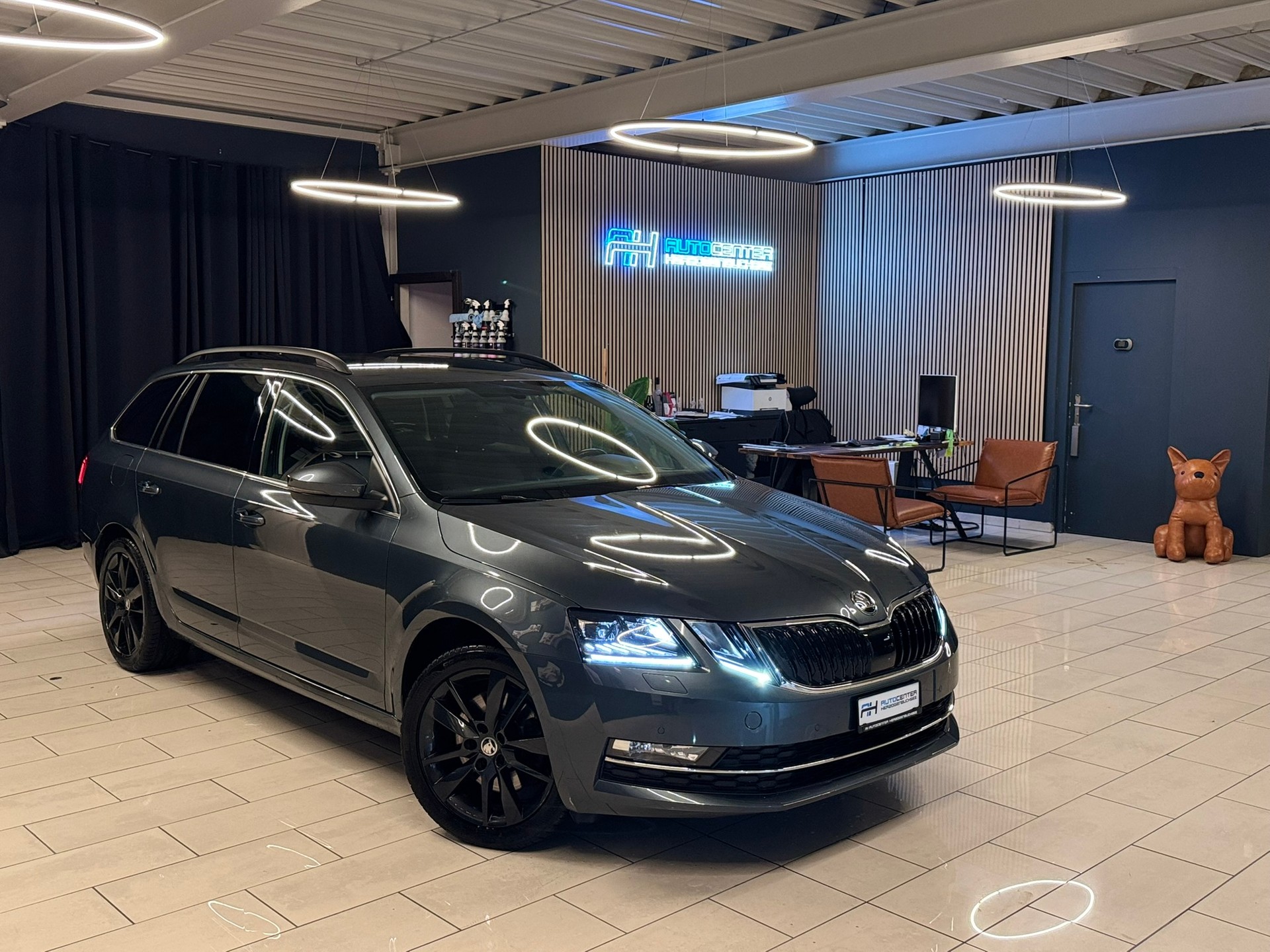 SKODA Octavia Combi 2.0 TDI Style 4x4-image-0