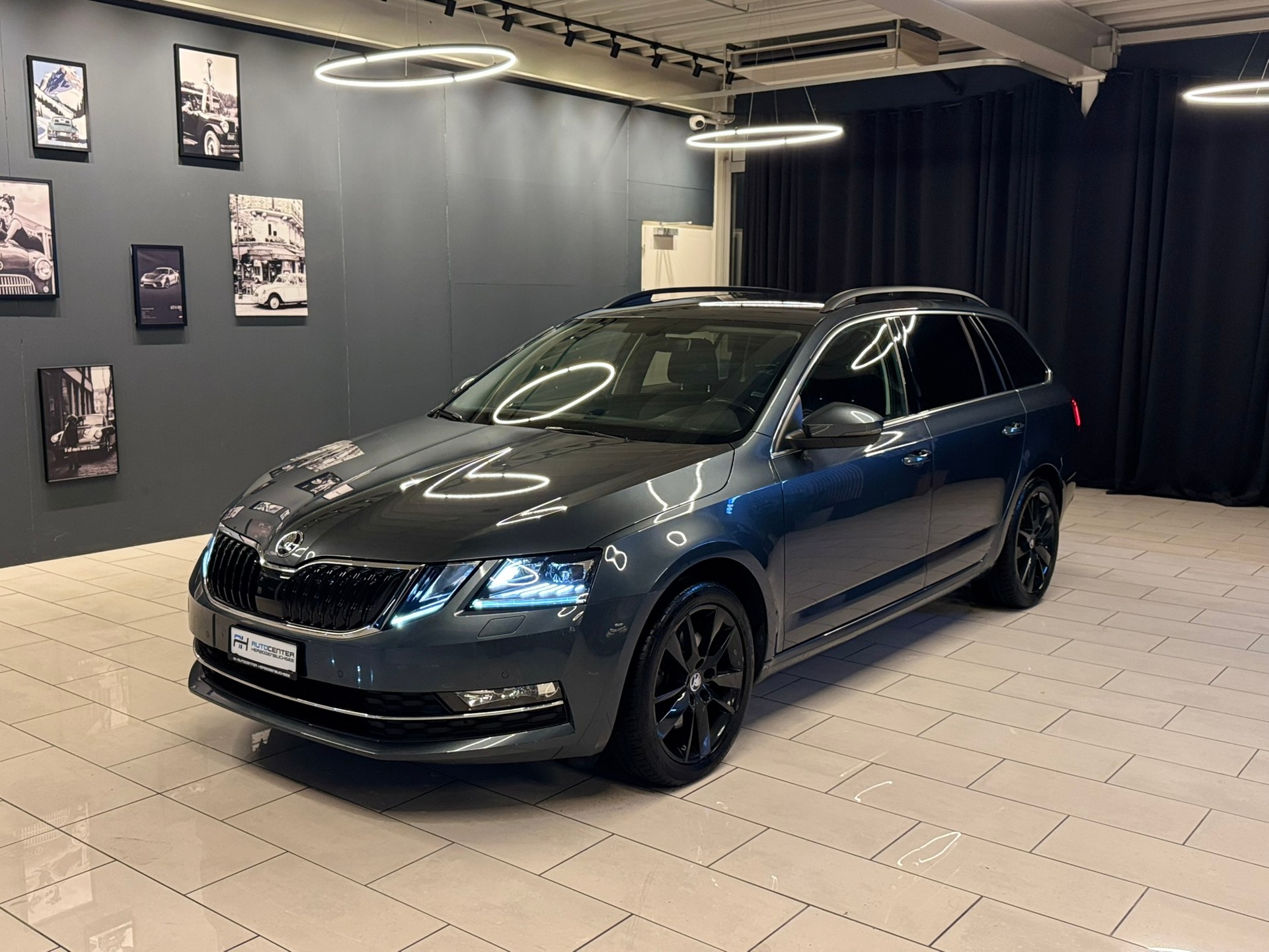 SKODA Octavia Combi 2.0 TDI Style 4x4-image-2