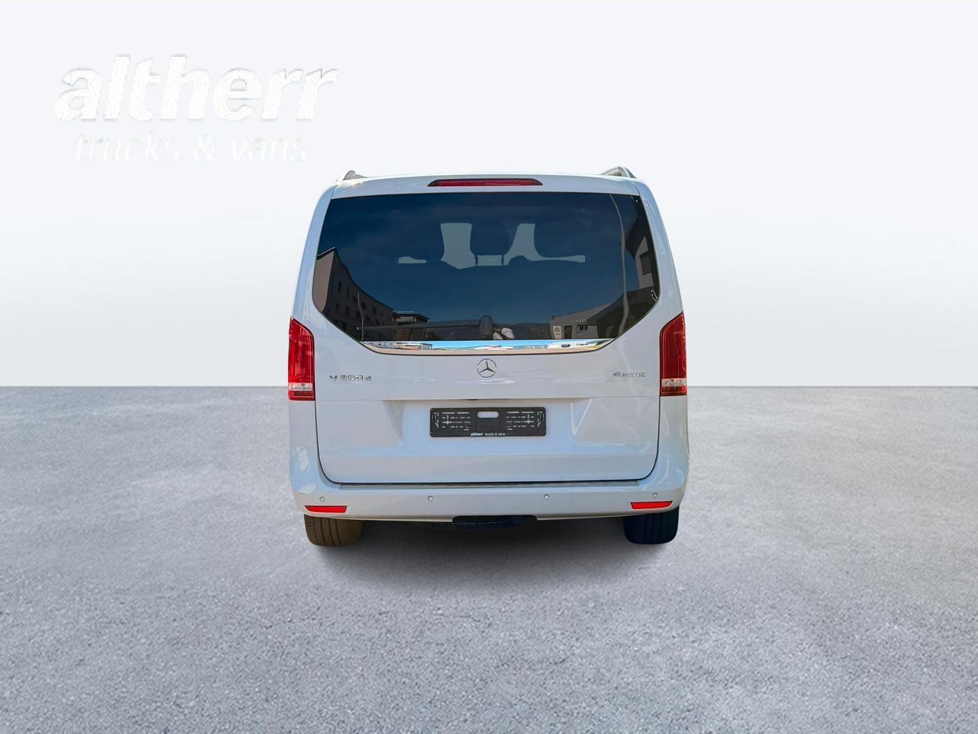 MERCEDES-BENZ V 250 d BlueTec lang 4matic Van-image-2
