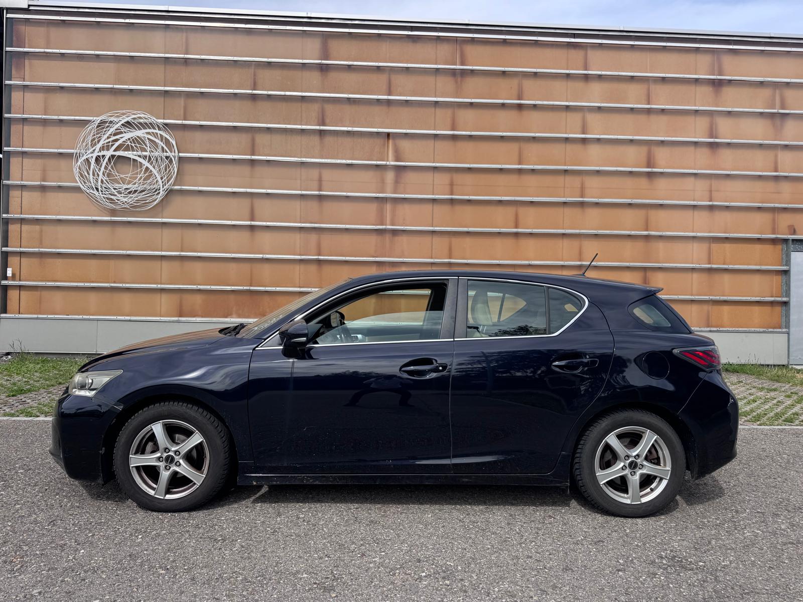 LEXUS CT 200h 1.8 comfort CVT-image-0