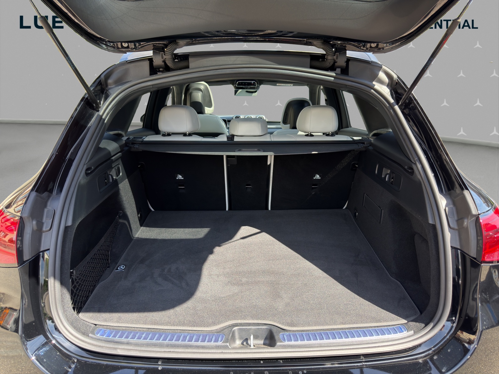 MERCEDES-BENZ GLC 200 4Matic 9G-Tronic-image-14