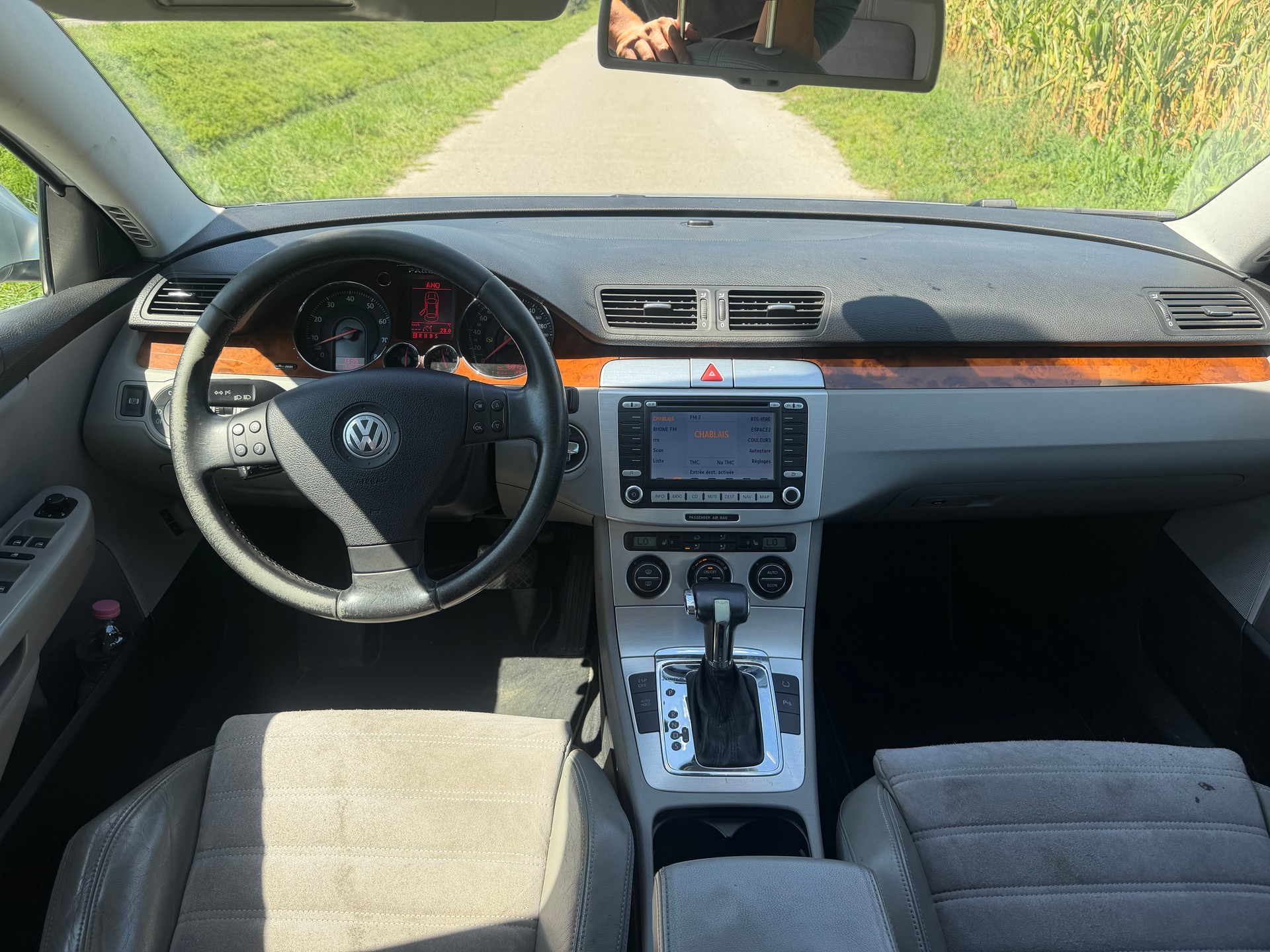 VW Passat Variant 3.2 V6 FSI Sportline 4Motion-image-5