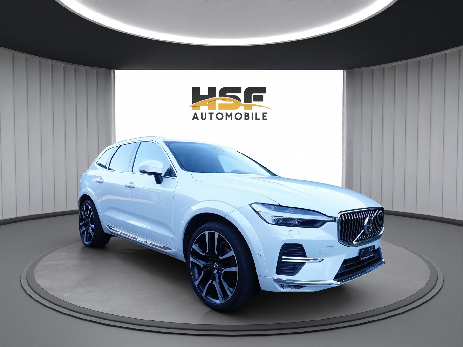 VOLVO XC60 B5 Benzin Mild Hybrid AWD Ultimate Bright Geartronic R-Design *CH Fahrzeug & AHK-2400*-showroom-element-1