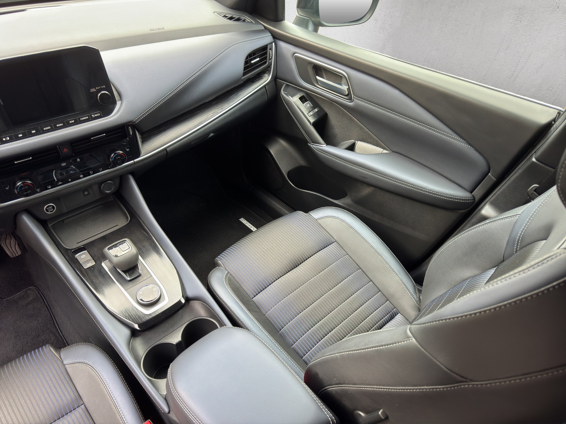 NISSAN Qashqai 1.3MHEV Tekna 4x4-image-13