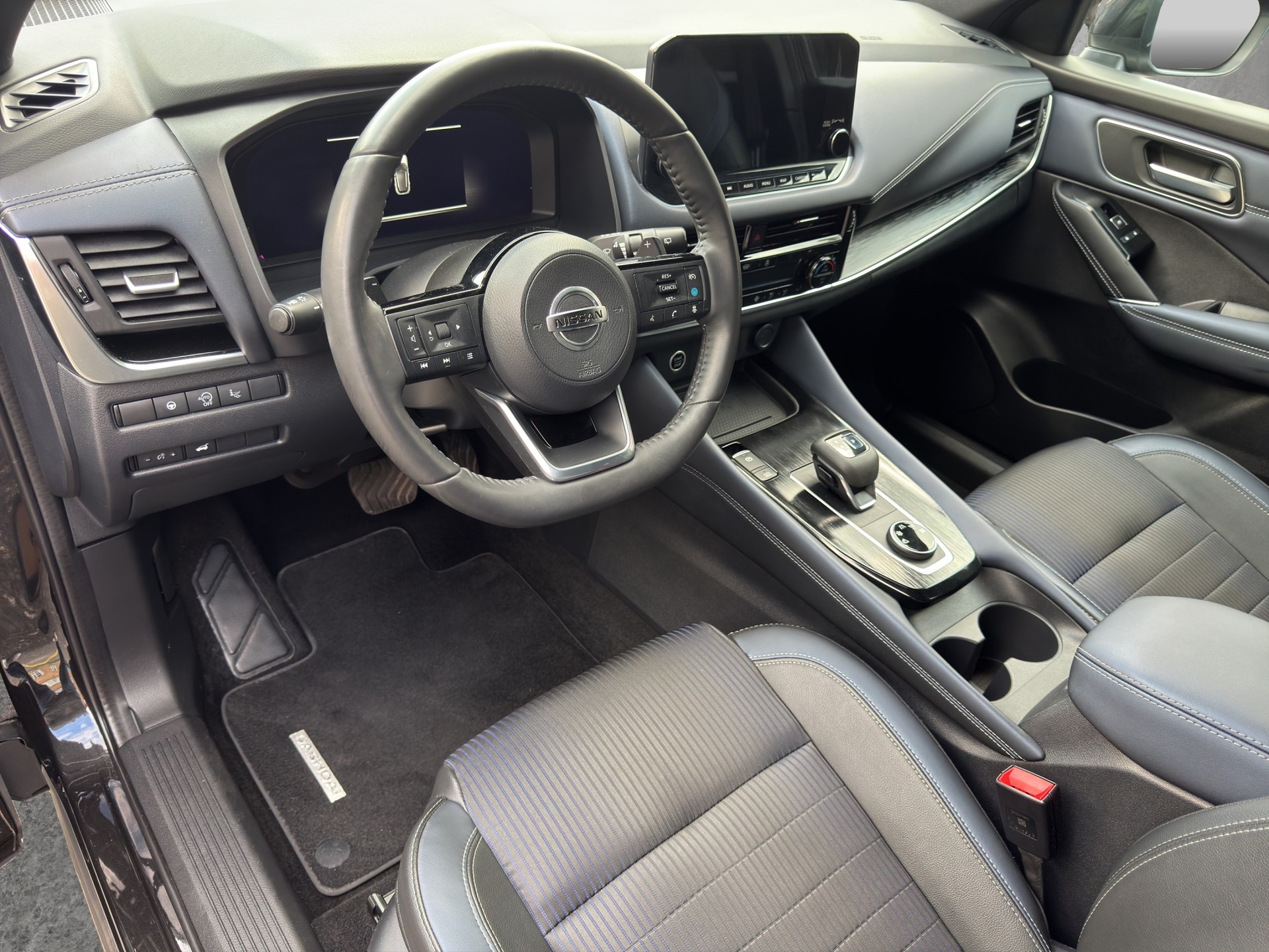 NISSAN Qashqai 1.3MHEV Tekna 4x4-image-9