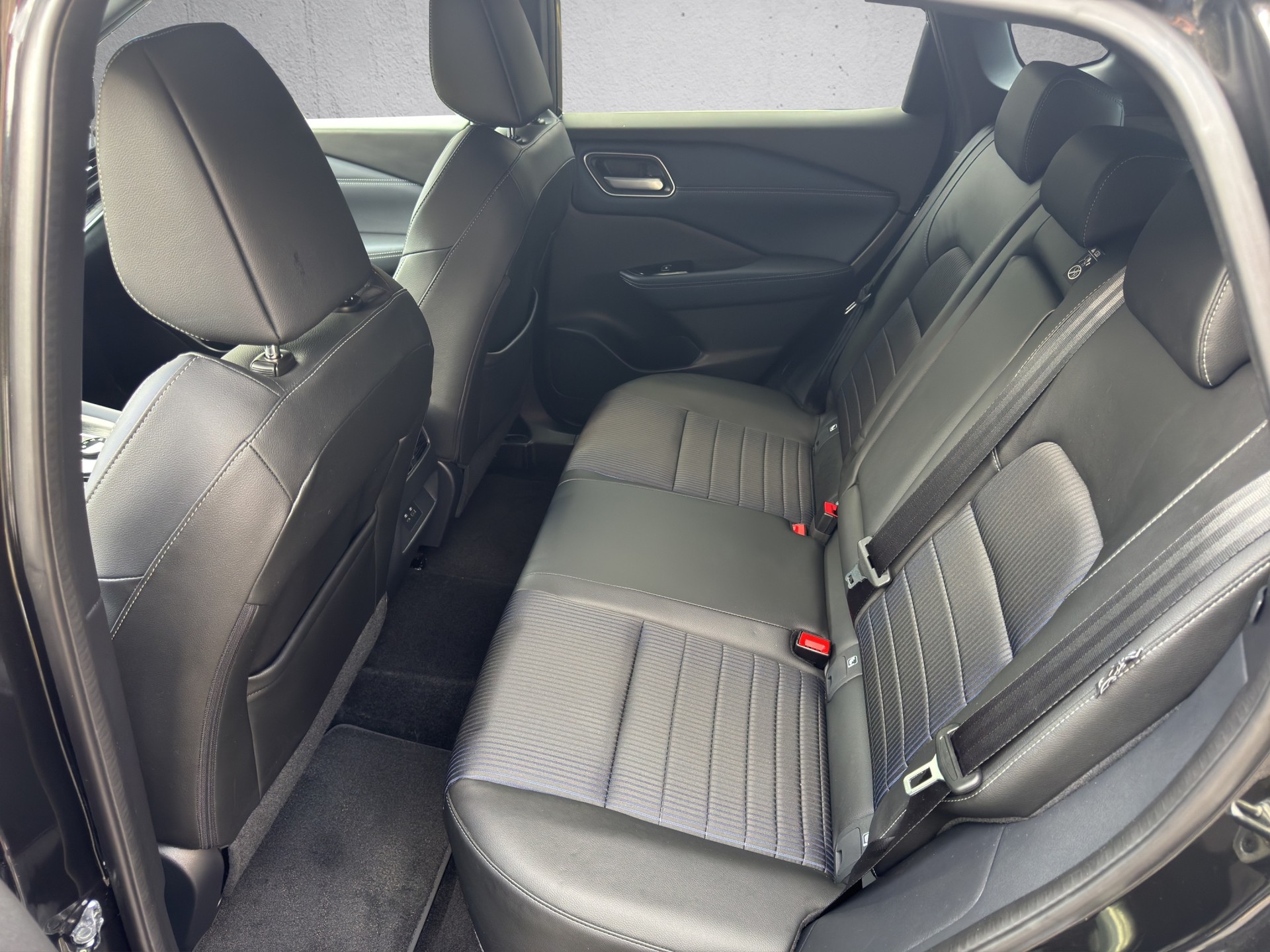NISSAN Qashqai 1.3MHEV Tekna 4x4-image-10
