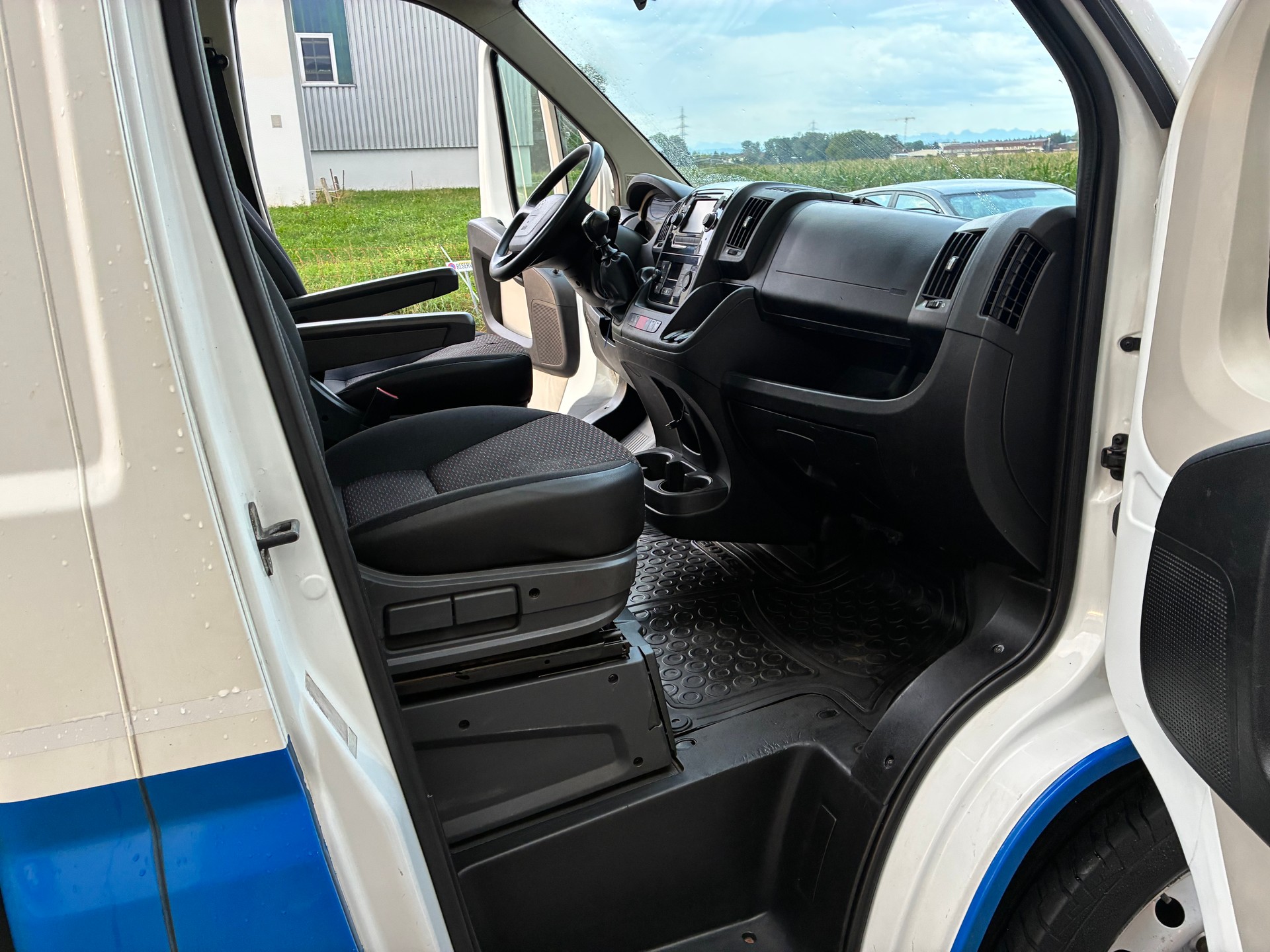 PEUGEOT Boxer 2.0 HDI 333 Active L2-image-8