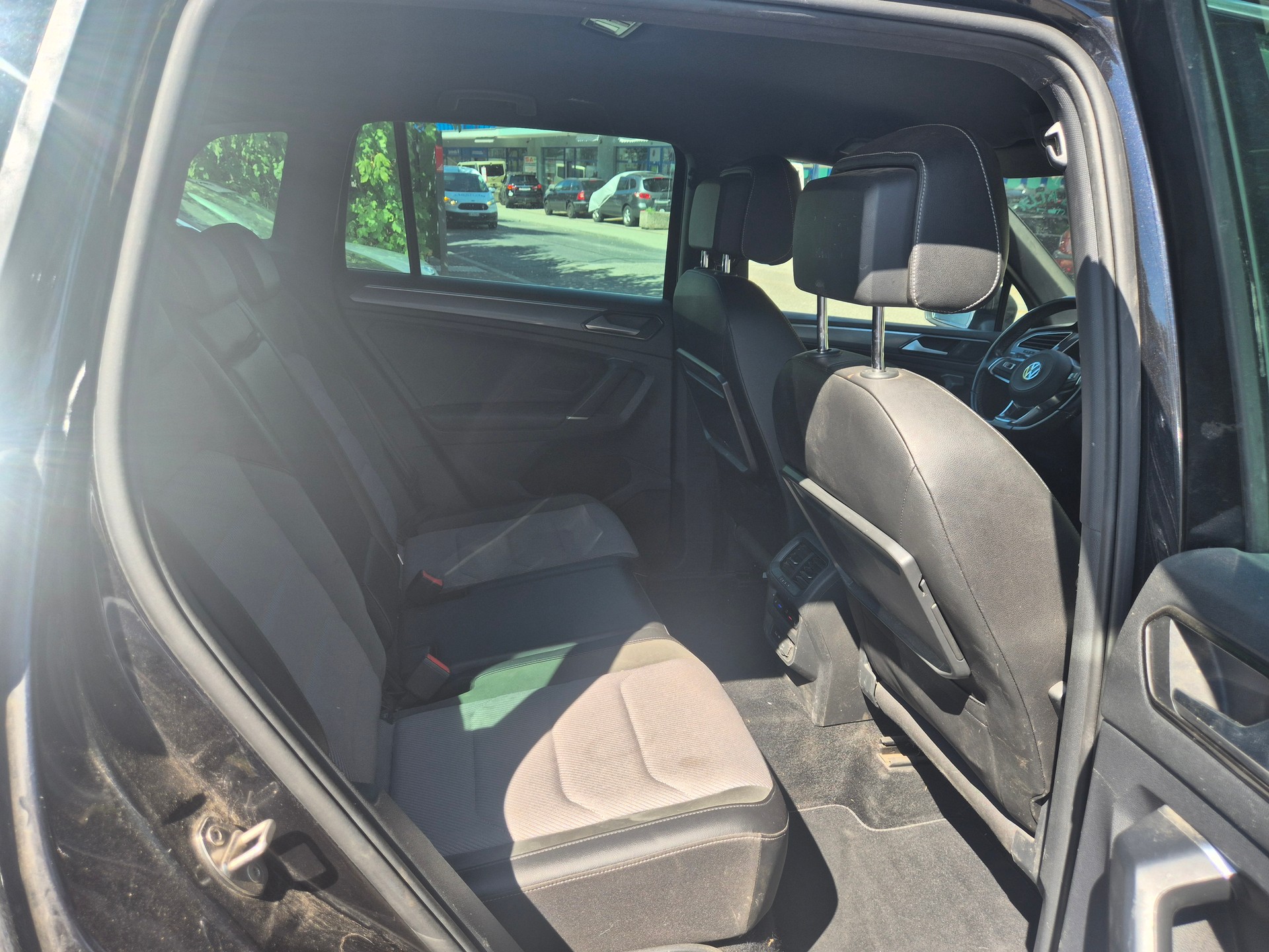 VW Tiguan 2.0 TDI SCR R-line 4Motion DSG-image-10
