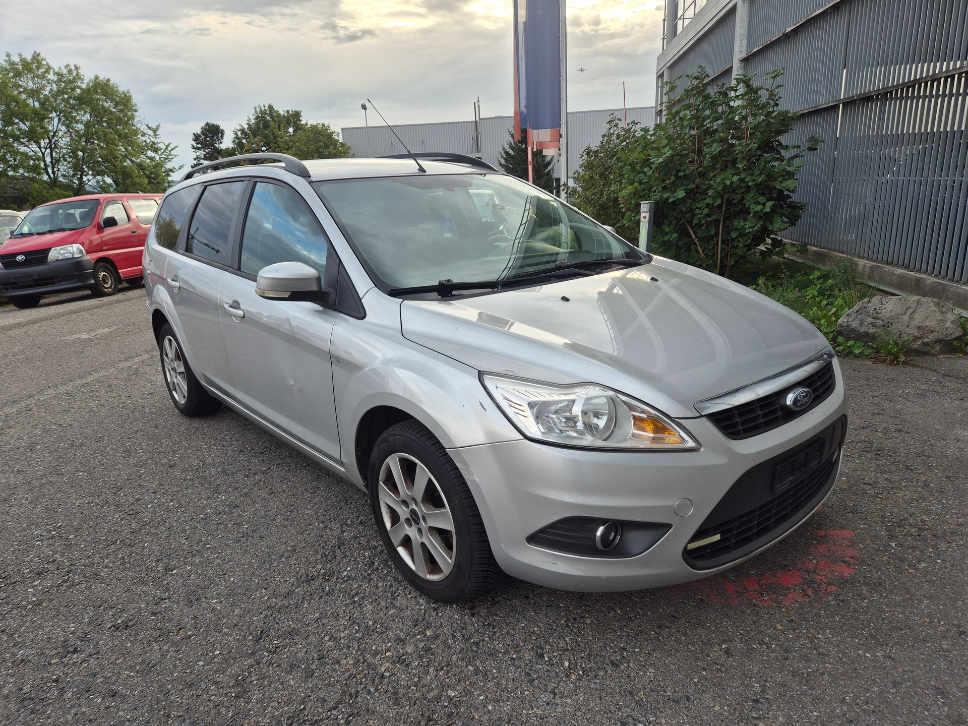 FORD Focus 2.0i Carving Automatic-image-1