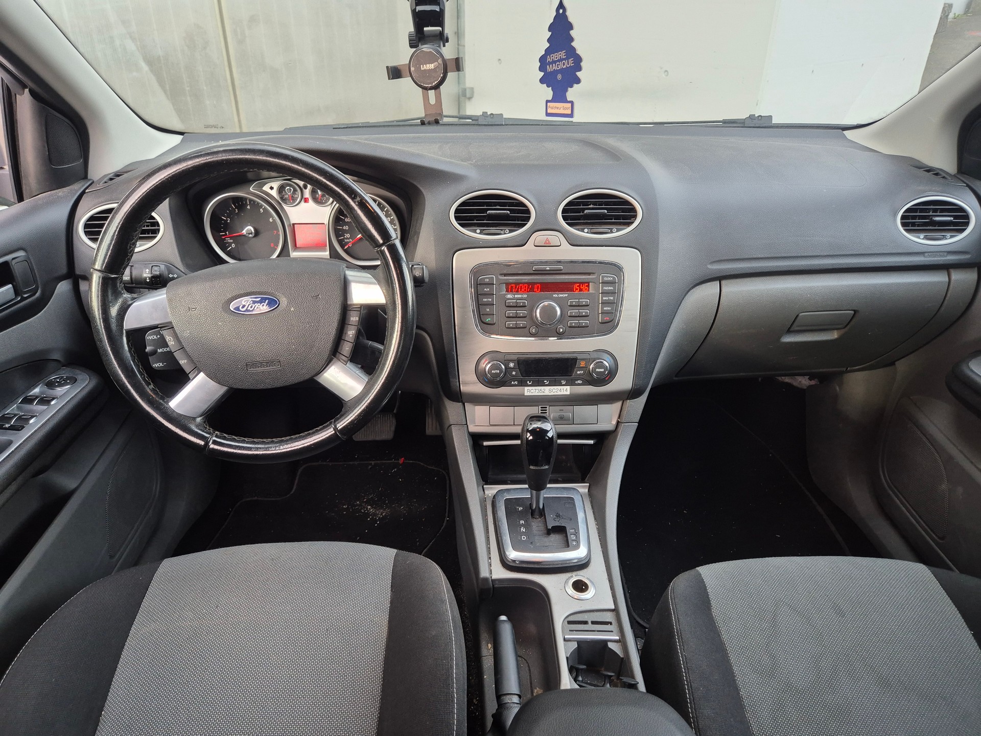 FORD Focus 2.0i Carving Automatic-image-8
