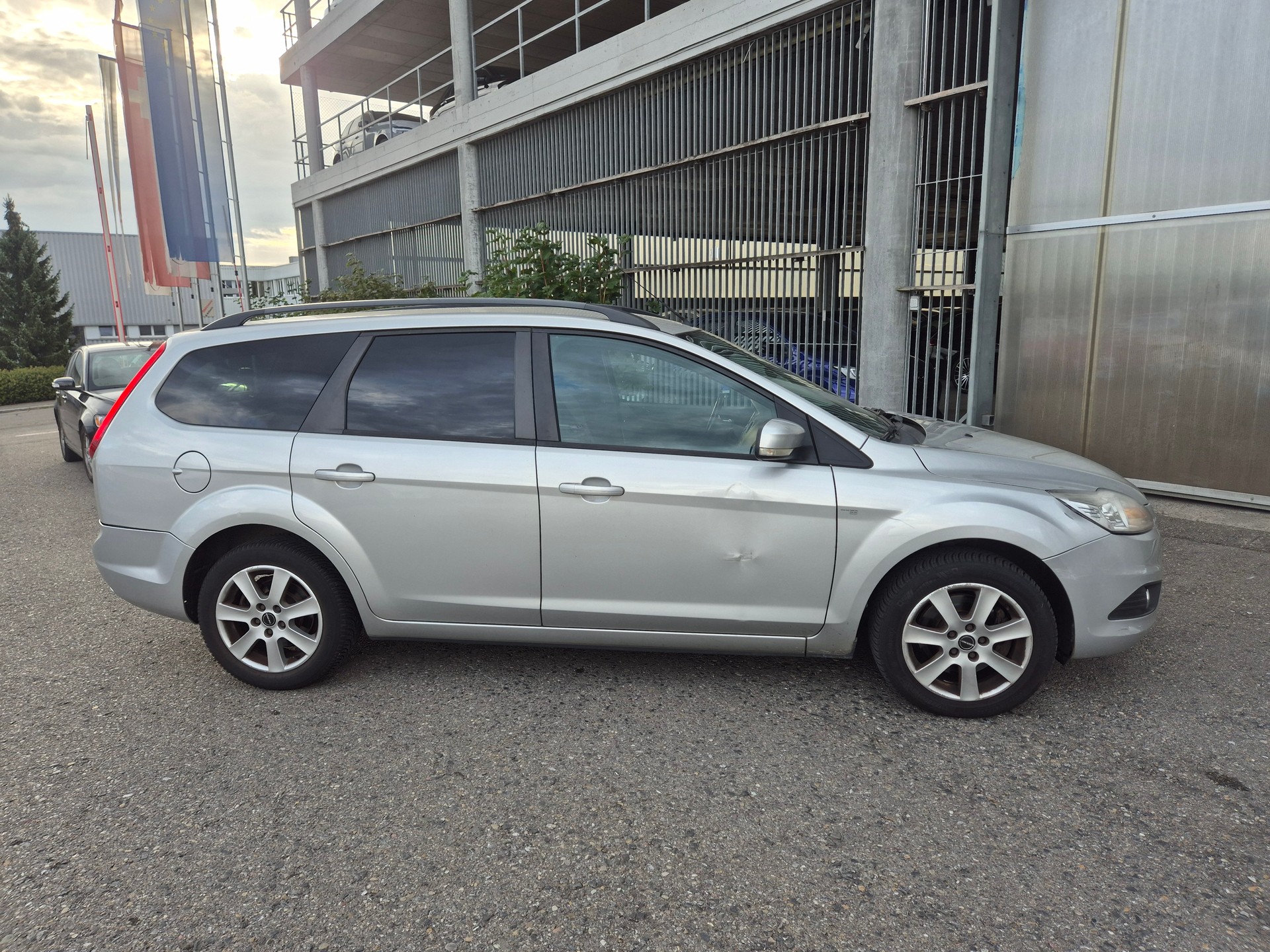 FORD Focus 2.0i Carving Automatic-image-4