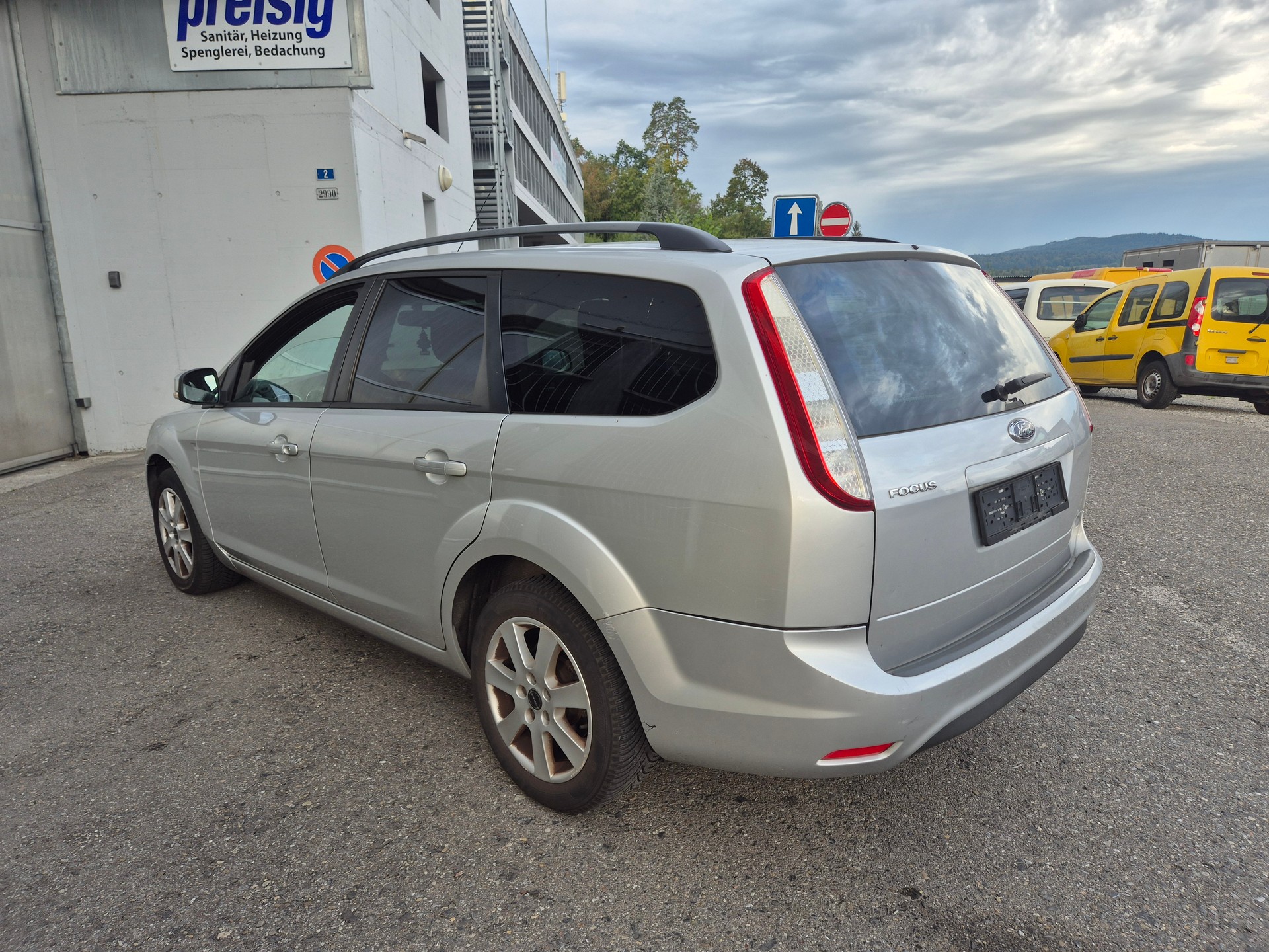 FORD Focus 2.0i Carving Automatic-image-6