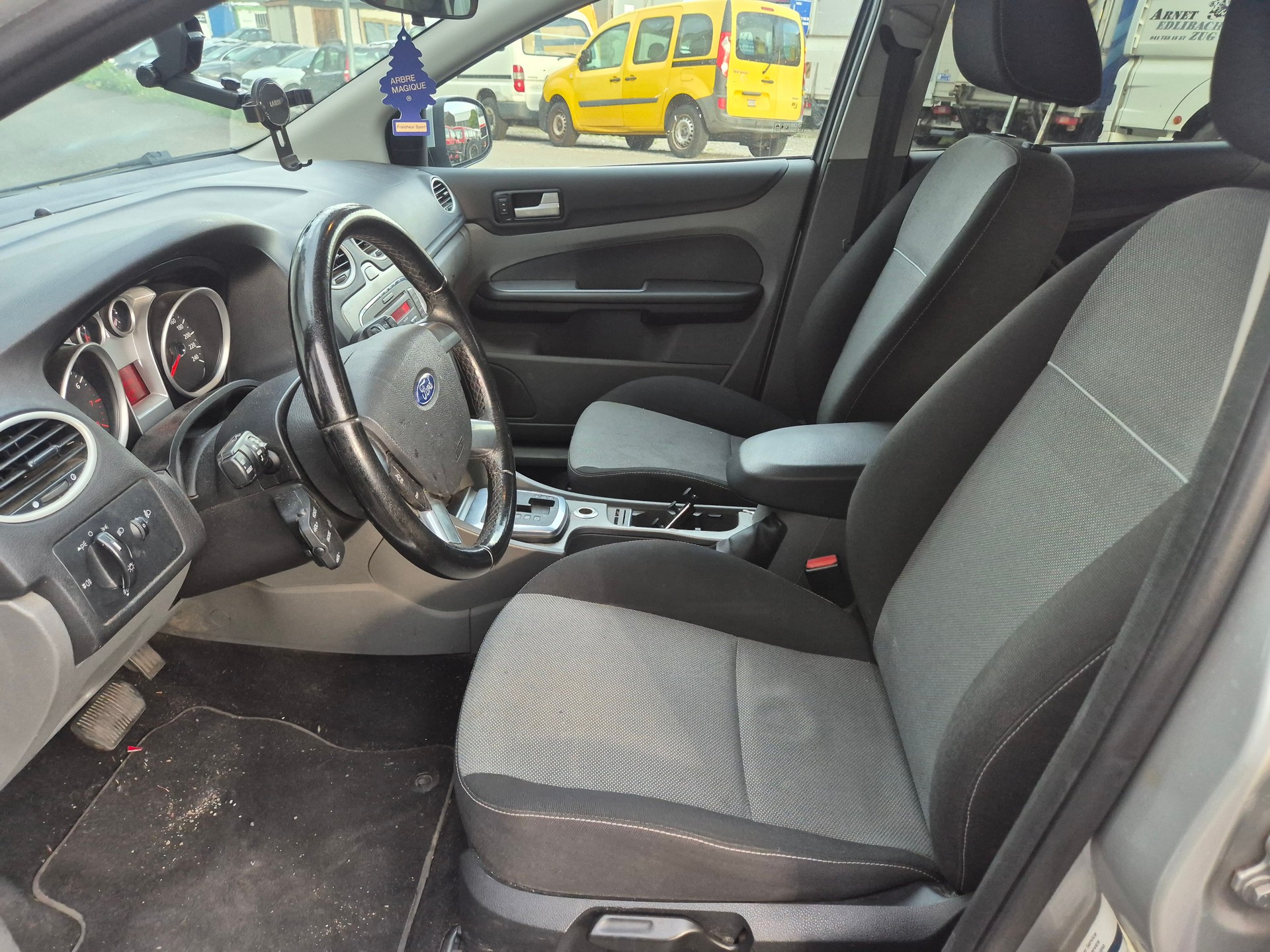 FORD Focus 2.0i Carving Automatic-image-9