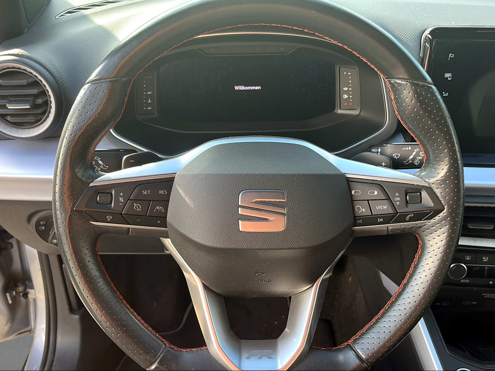 SEAT Arona 1.5 TSI FR DSG-image-11