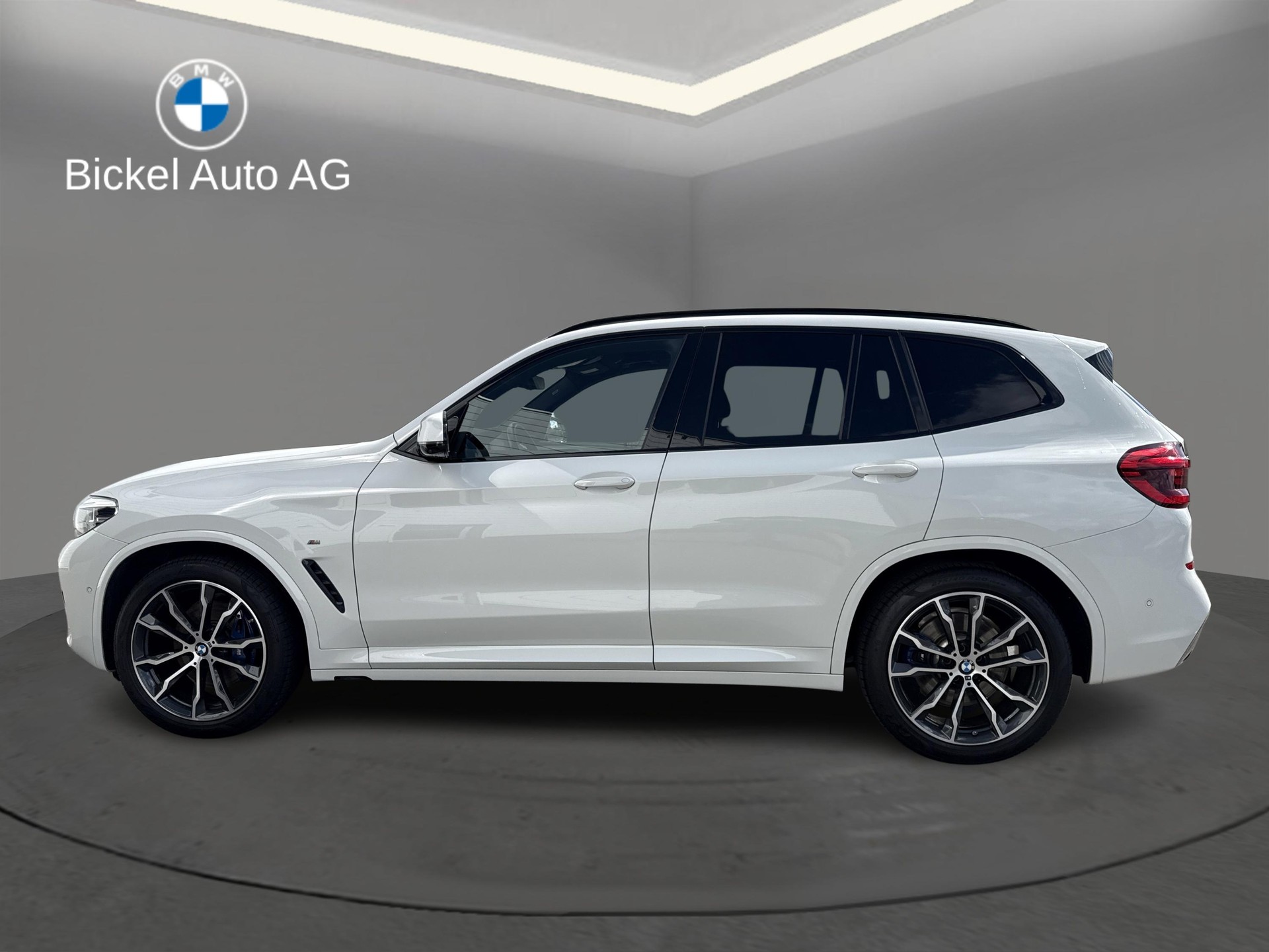 BMW X3 M40d-showroom-element-3