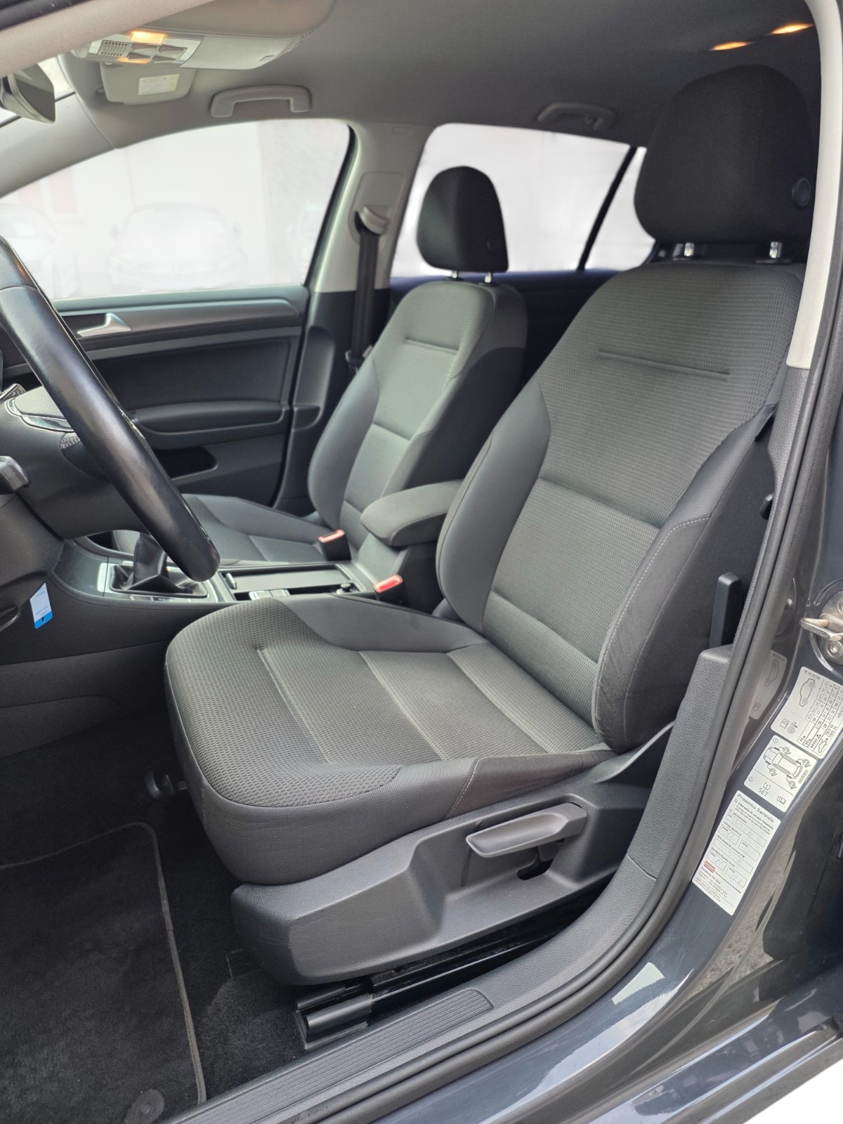 VW Golf 1.0 TSI Comfortline — slika 12